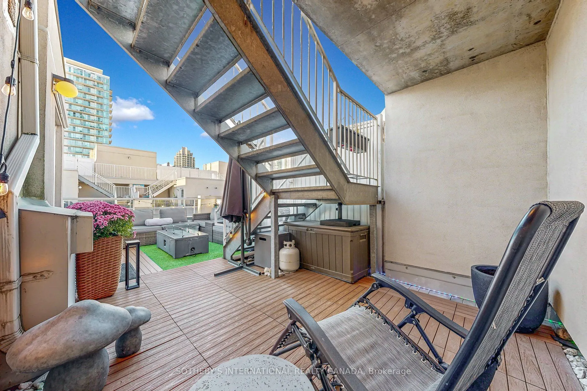 32 Stadium Road #377