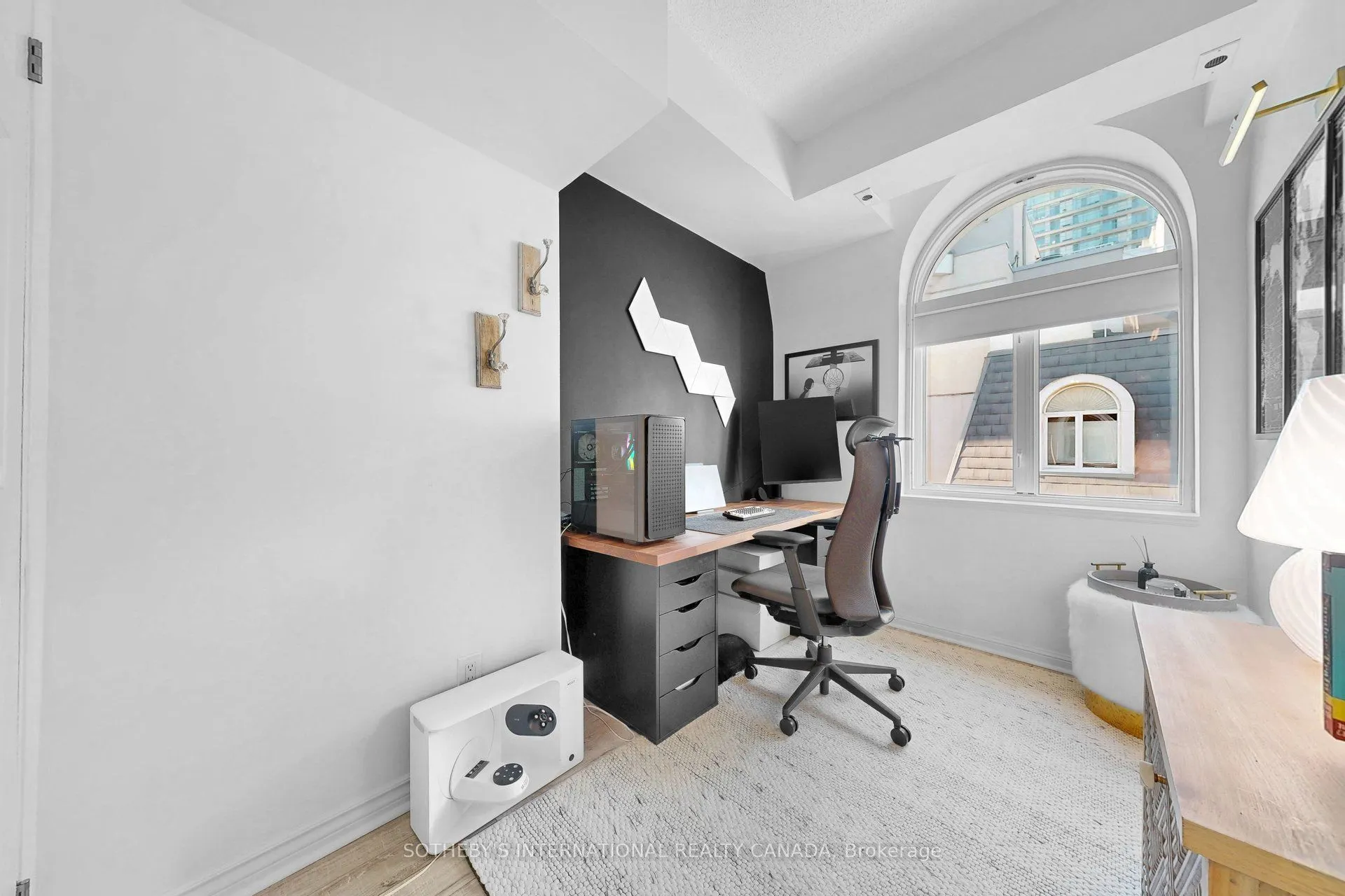 32 Stadium Road #377