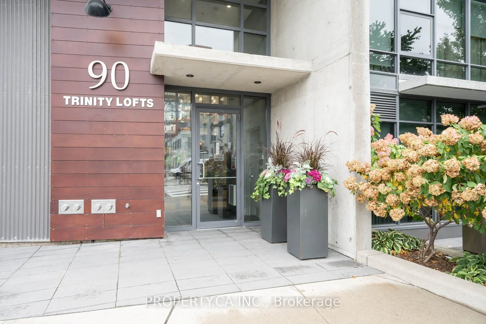 90 Trinity Street #506