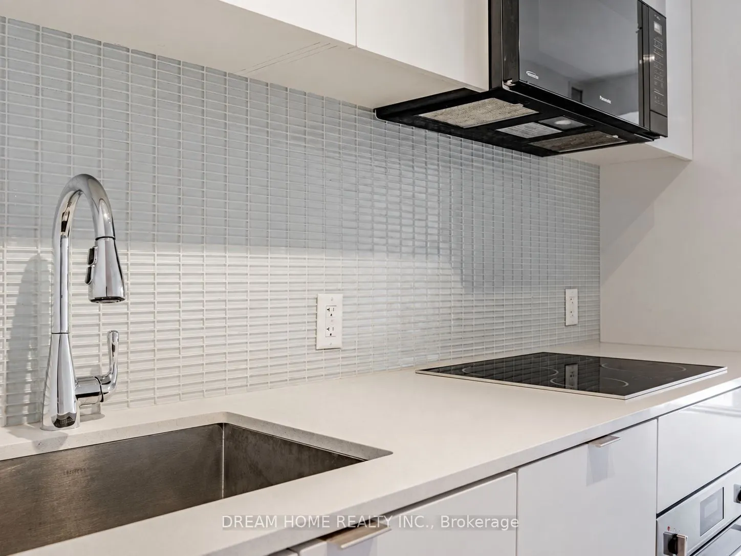 7 Grenville Street #513