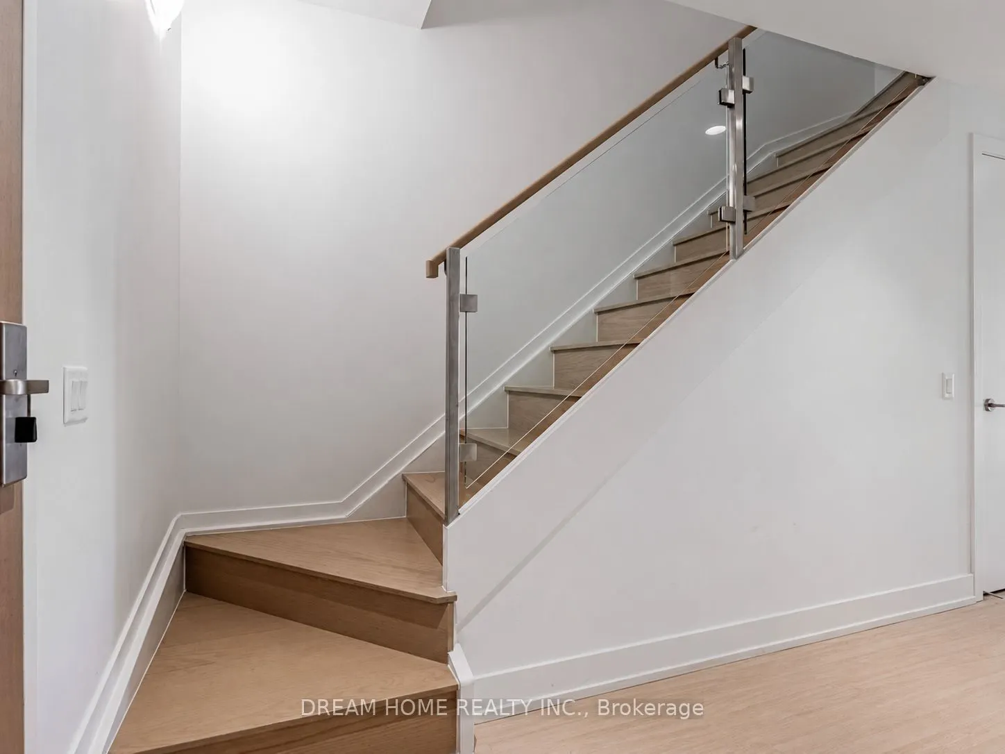 7 Grenville Street #513
