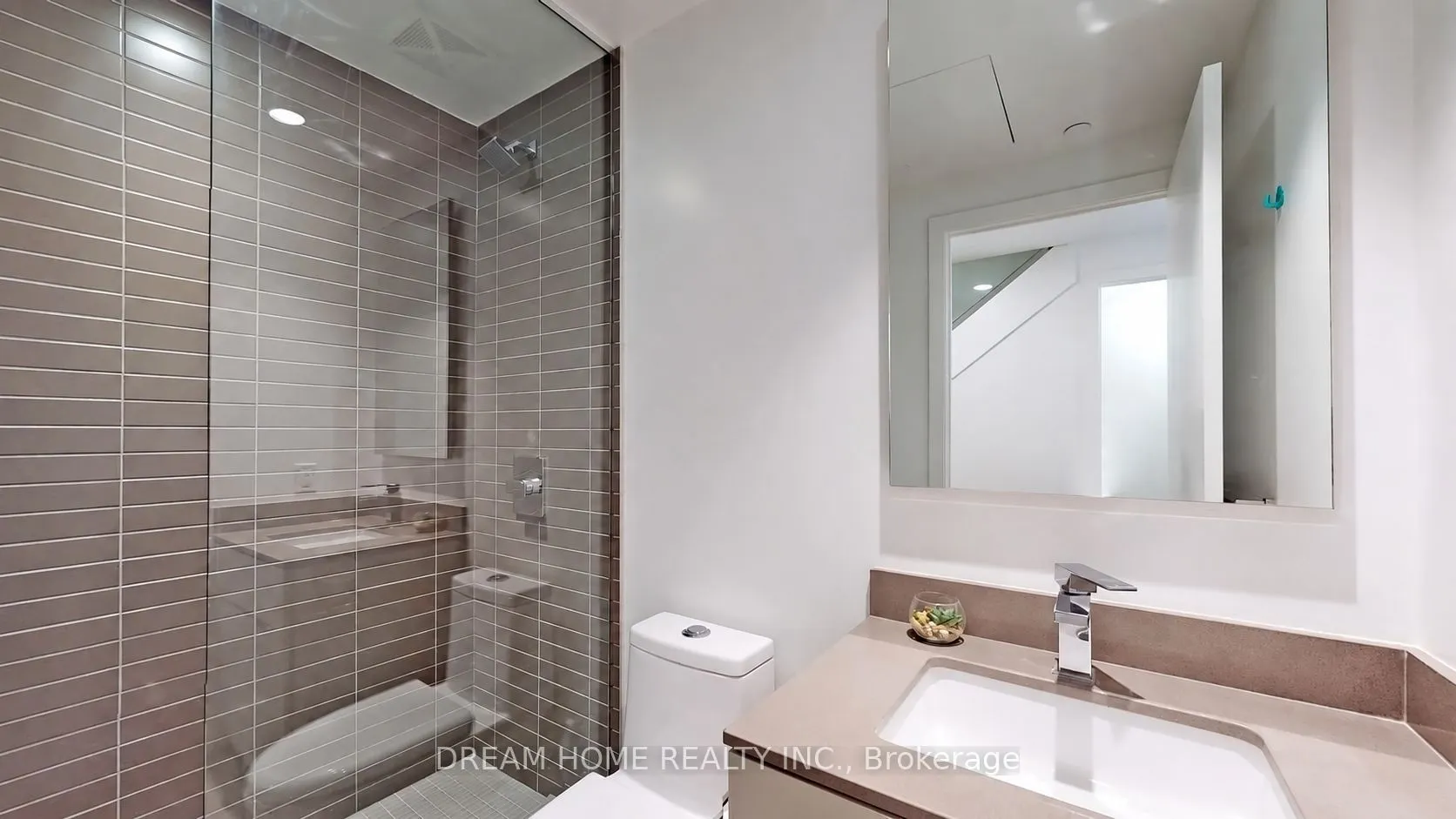 7 Grenville Street #513