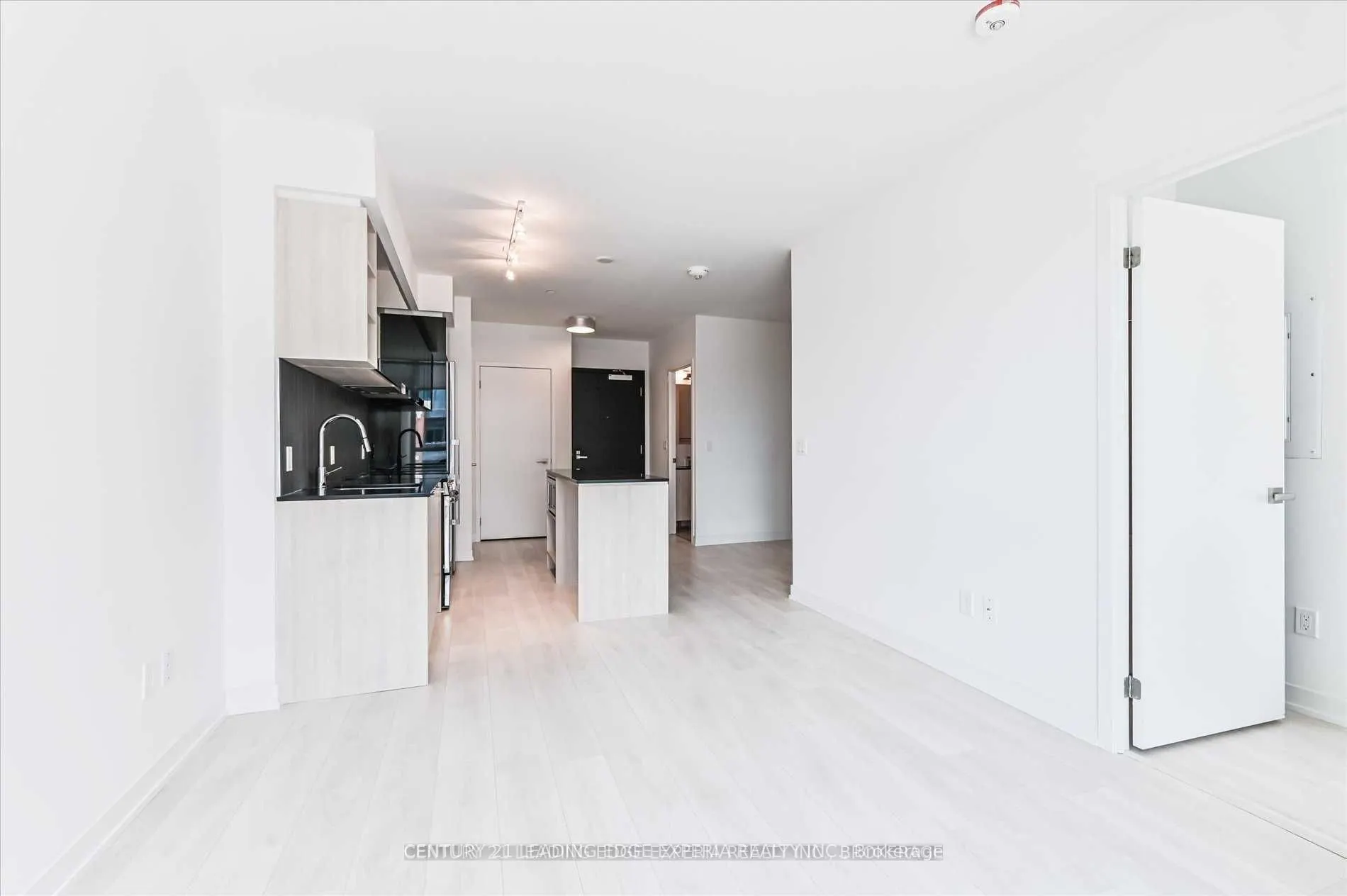 31 Tippett Road #658