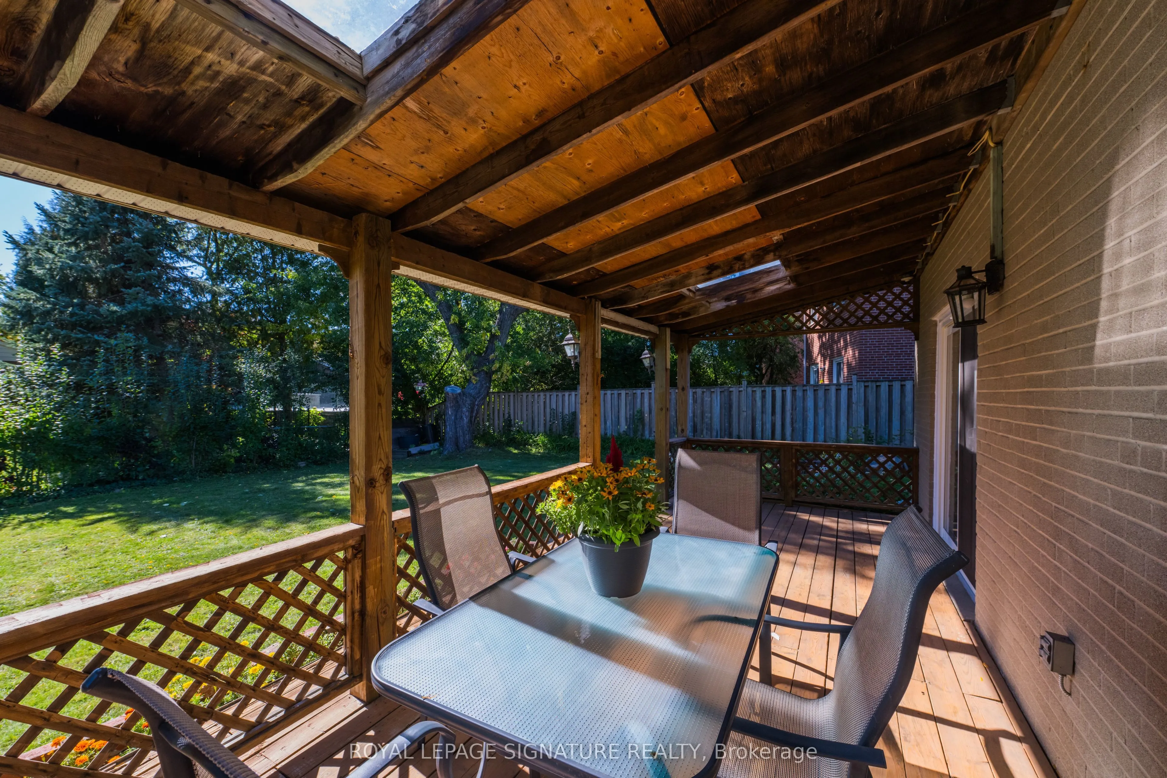 8 Bellbury Crescent