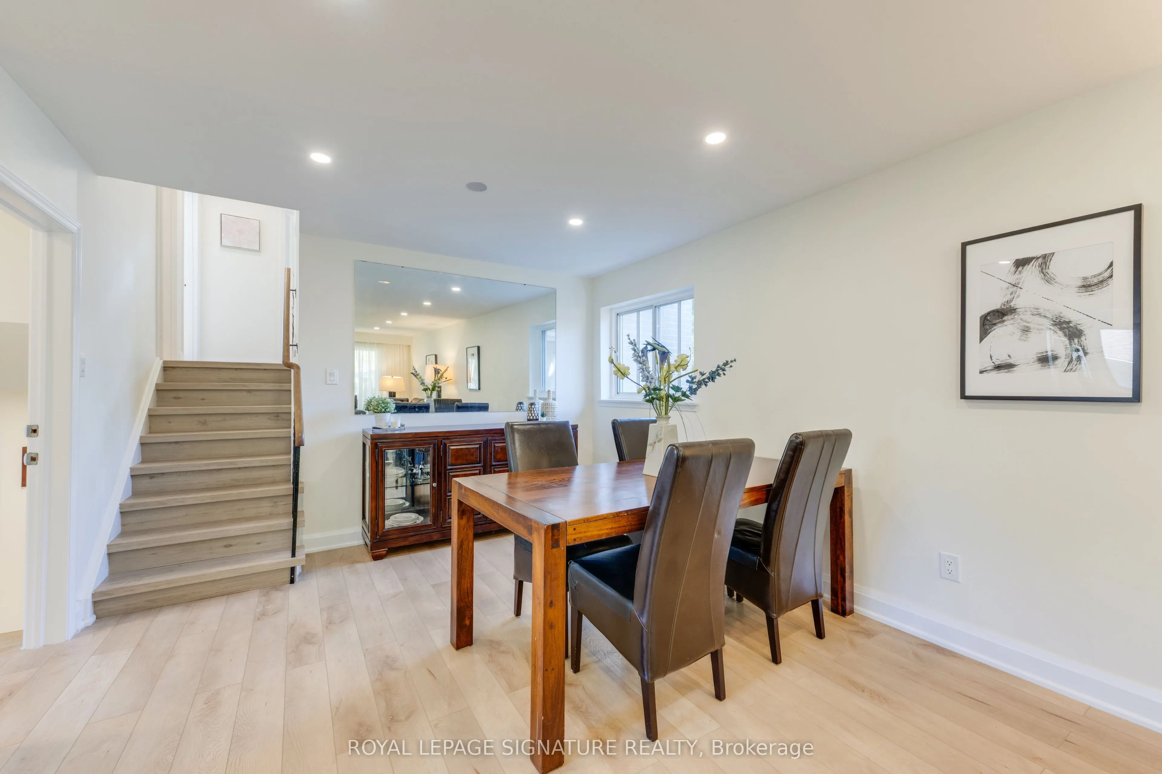 8 Bellbury Crescent