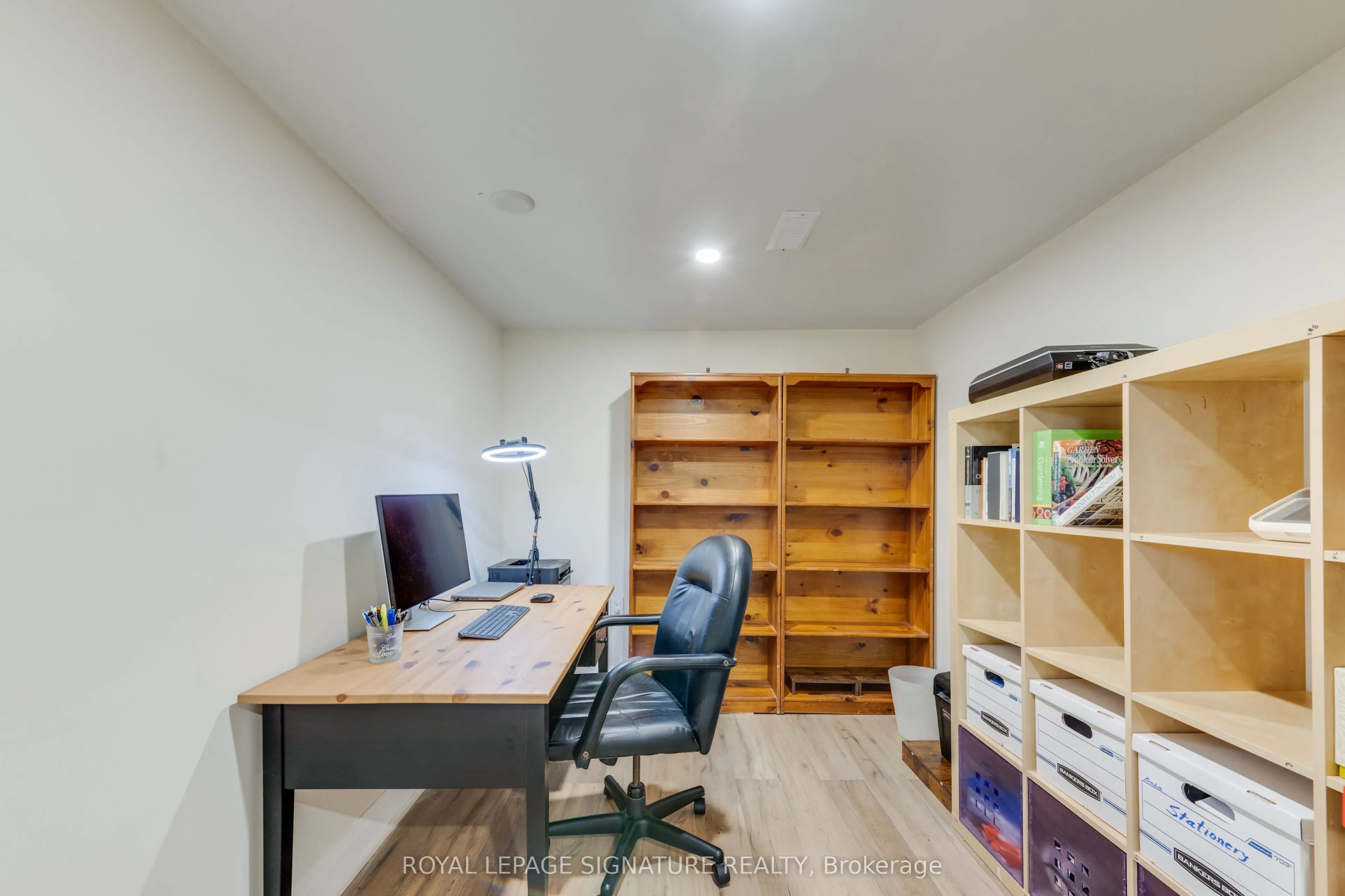 8 Bellbury Crescent