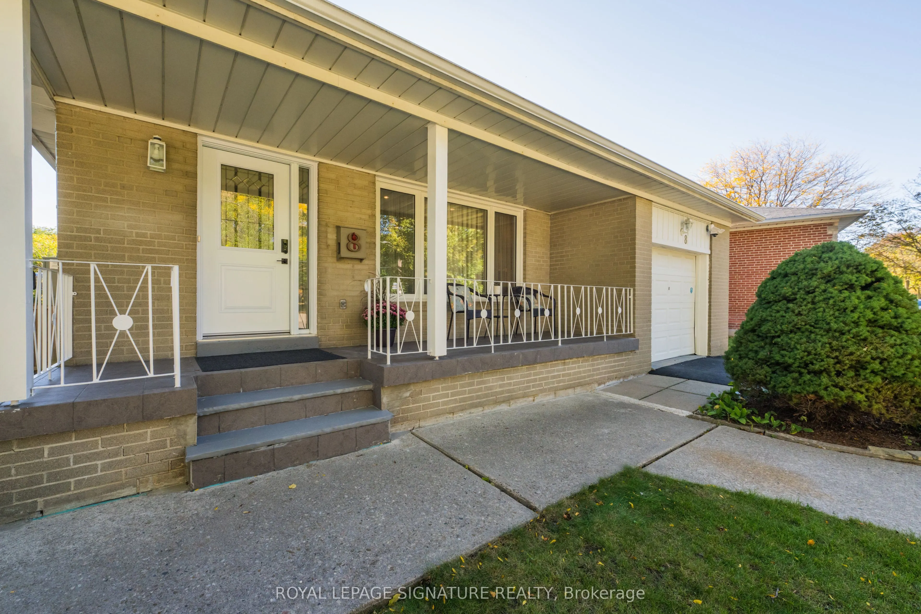 8 Bellbury Crescent