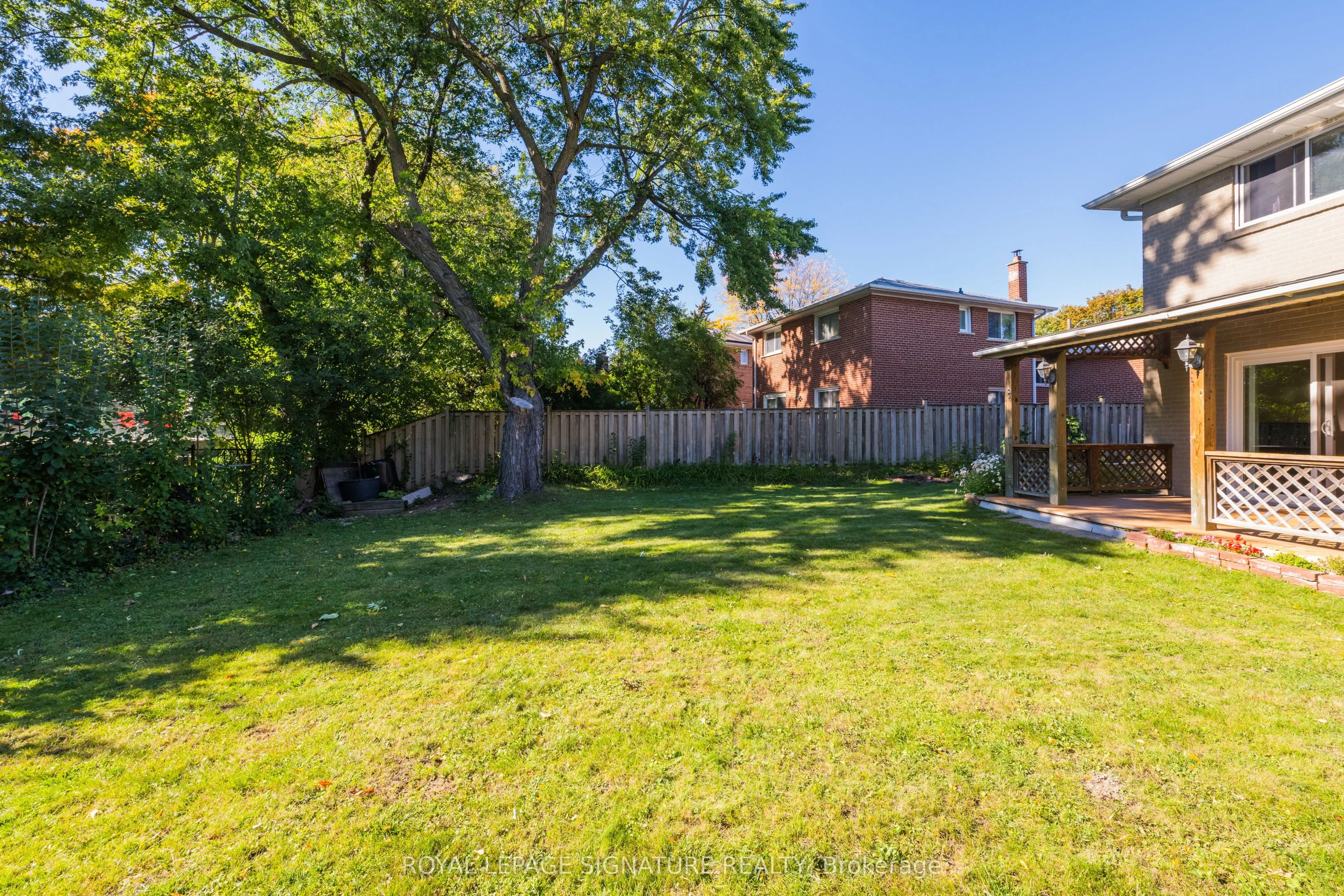 8 Bellbury Crescent