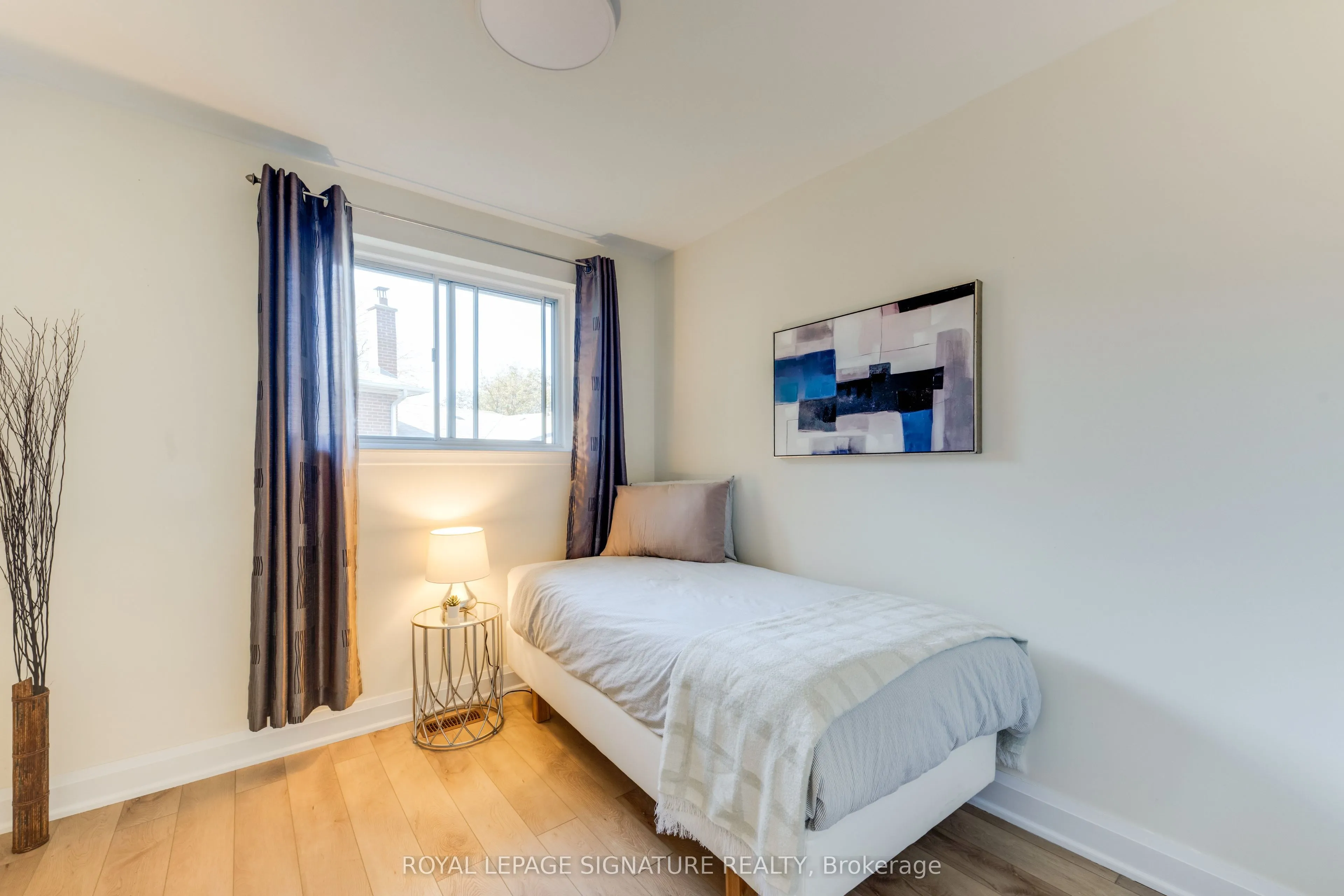 8 Bellbury Crescent