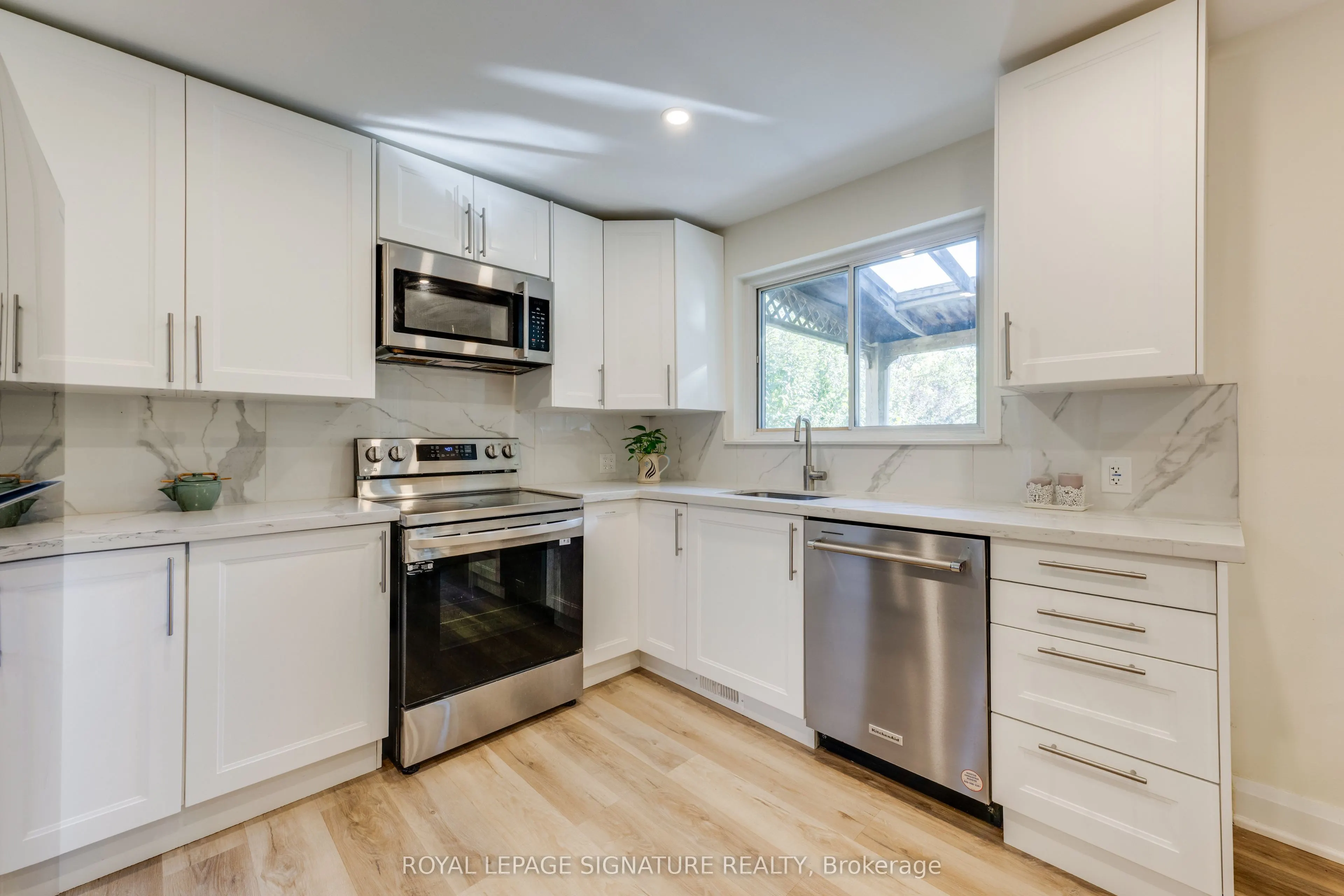 8 Bellbury Crescent