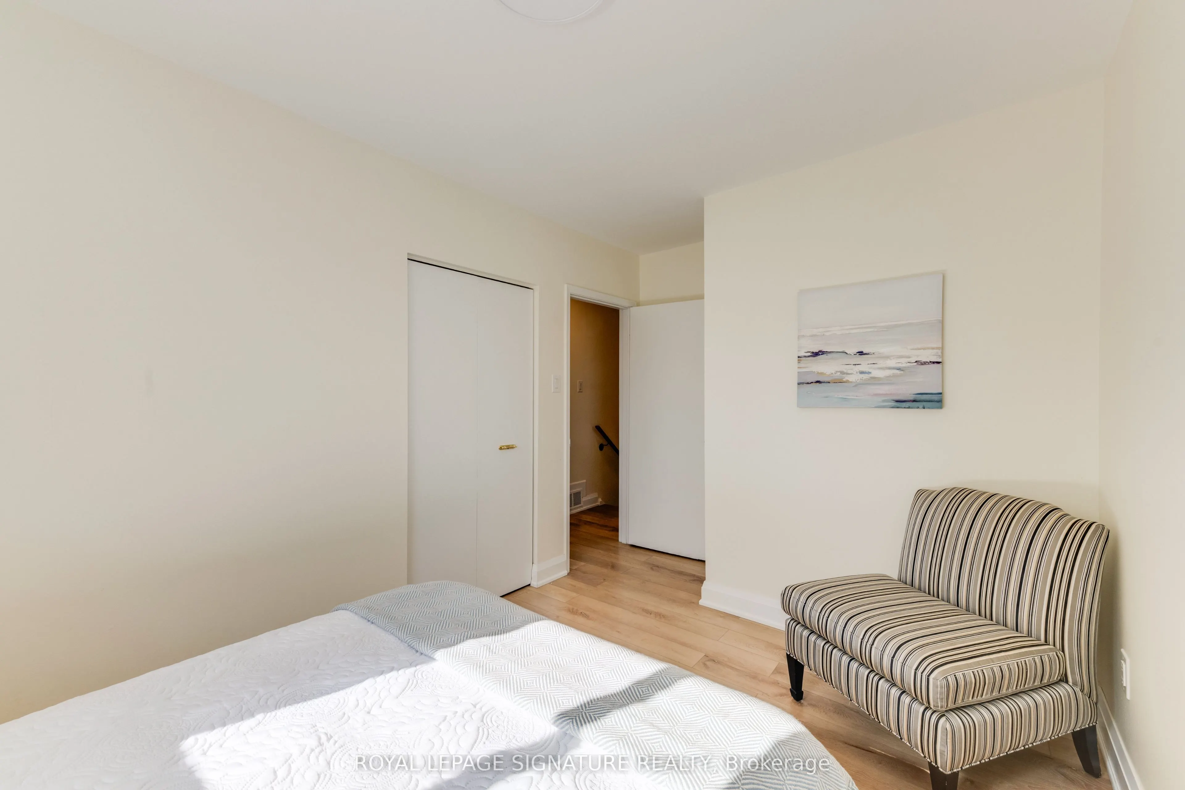 8 Bellbury Crescent