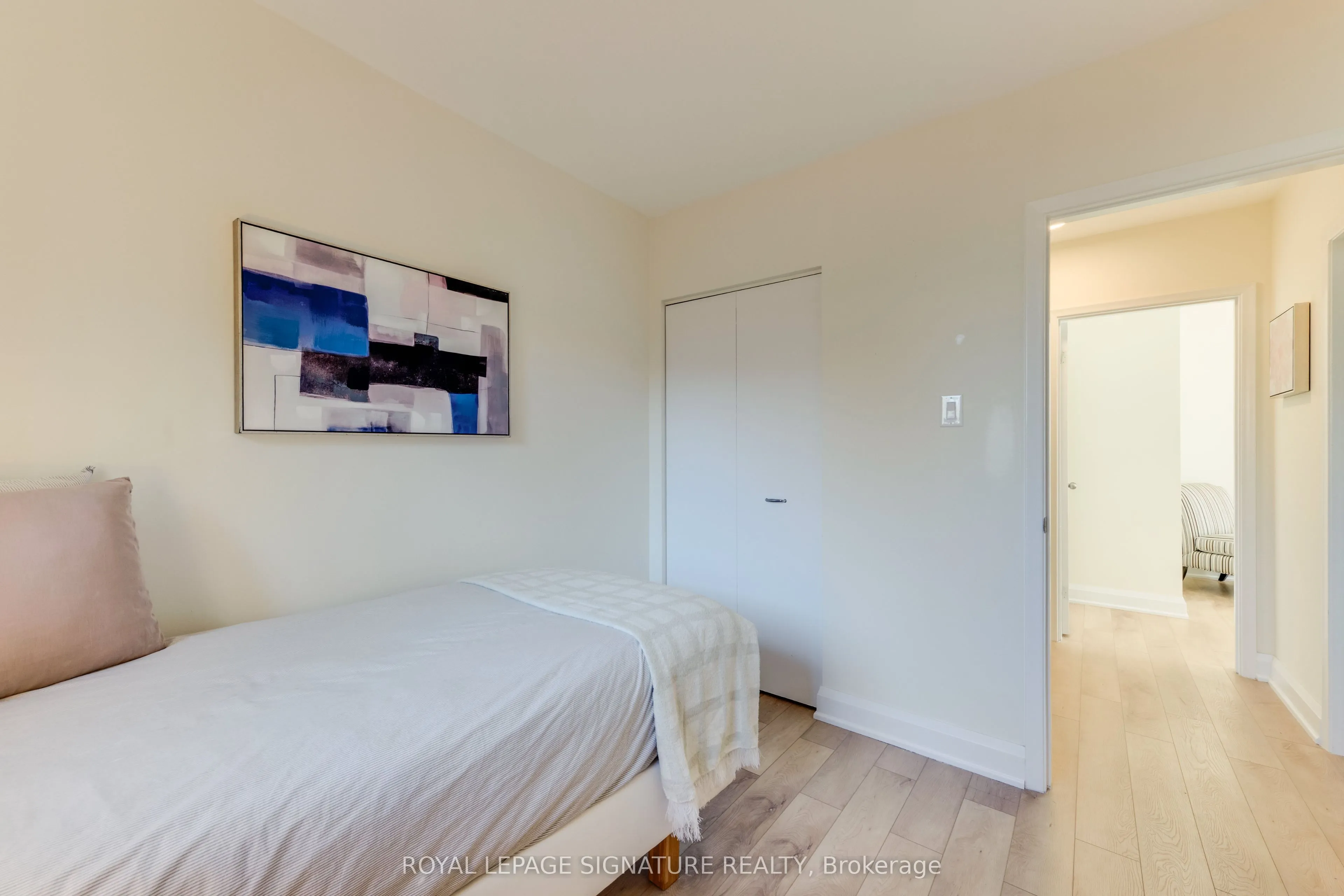 8 Bellbury Crescent