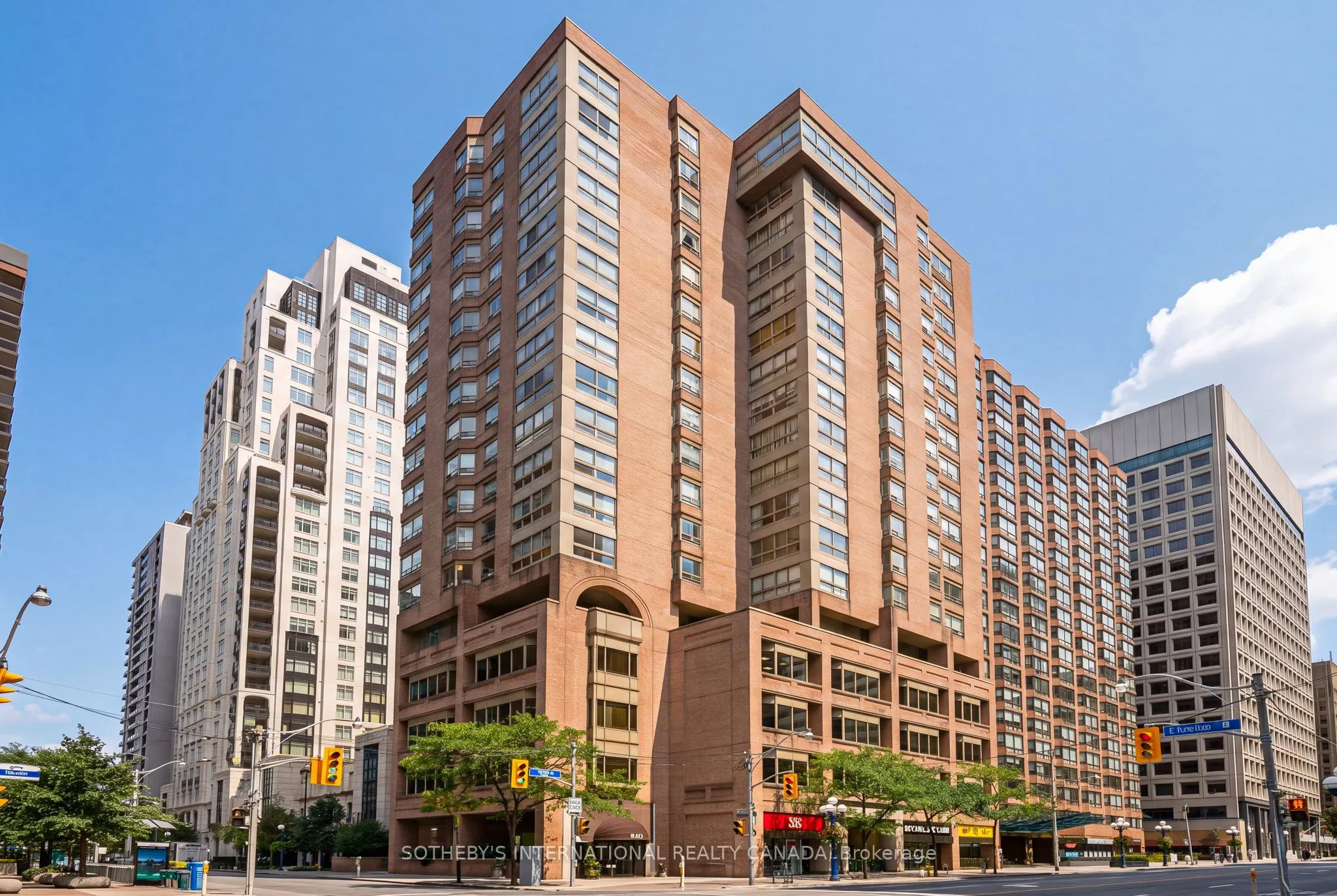 1132 Bay Street #801