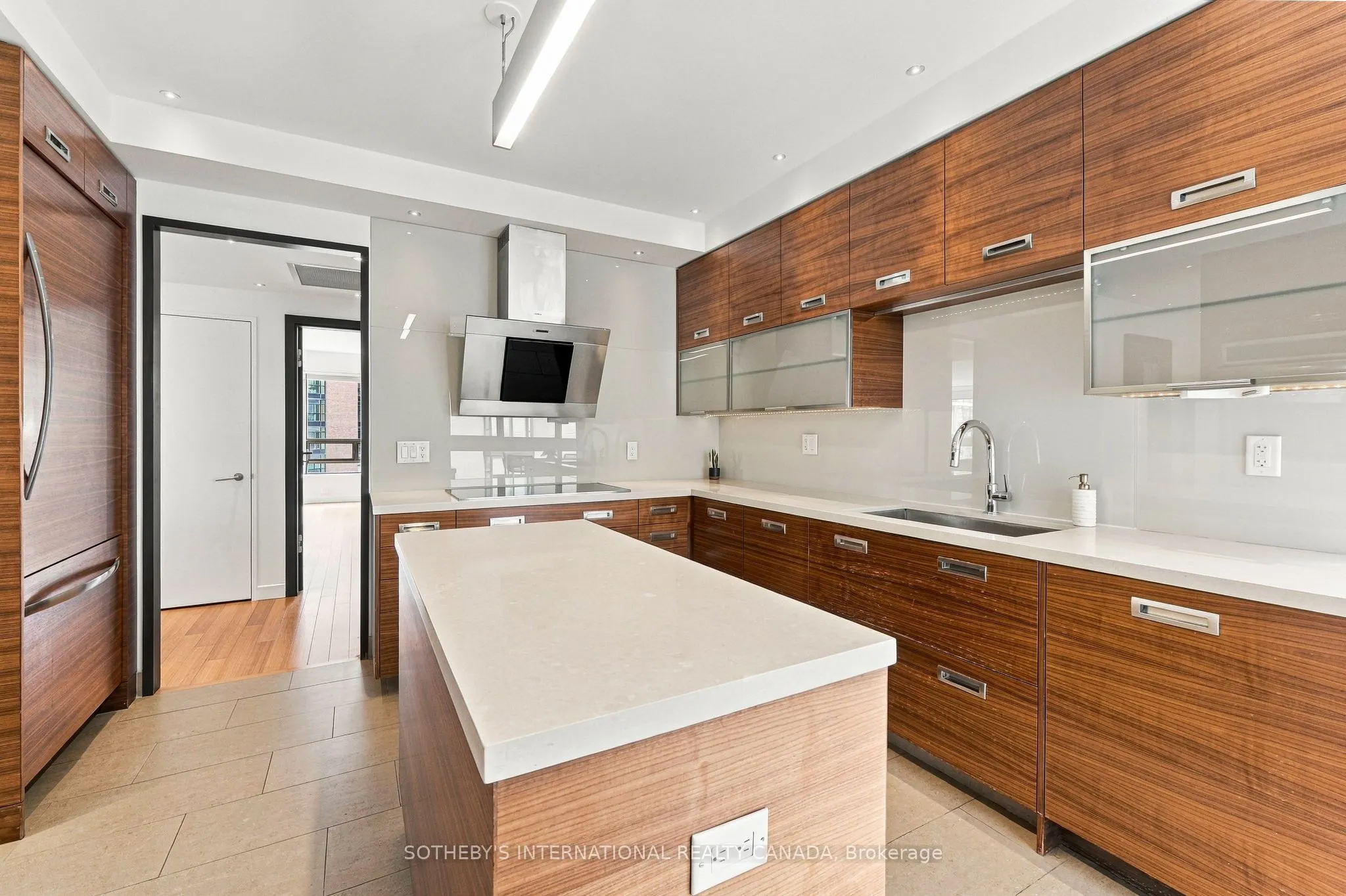 1132 Bay Street #801