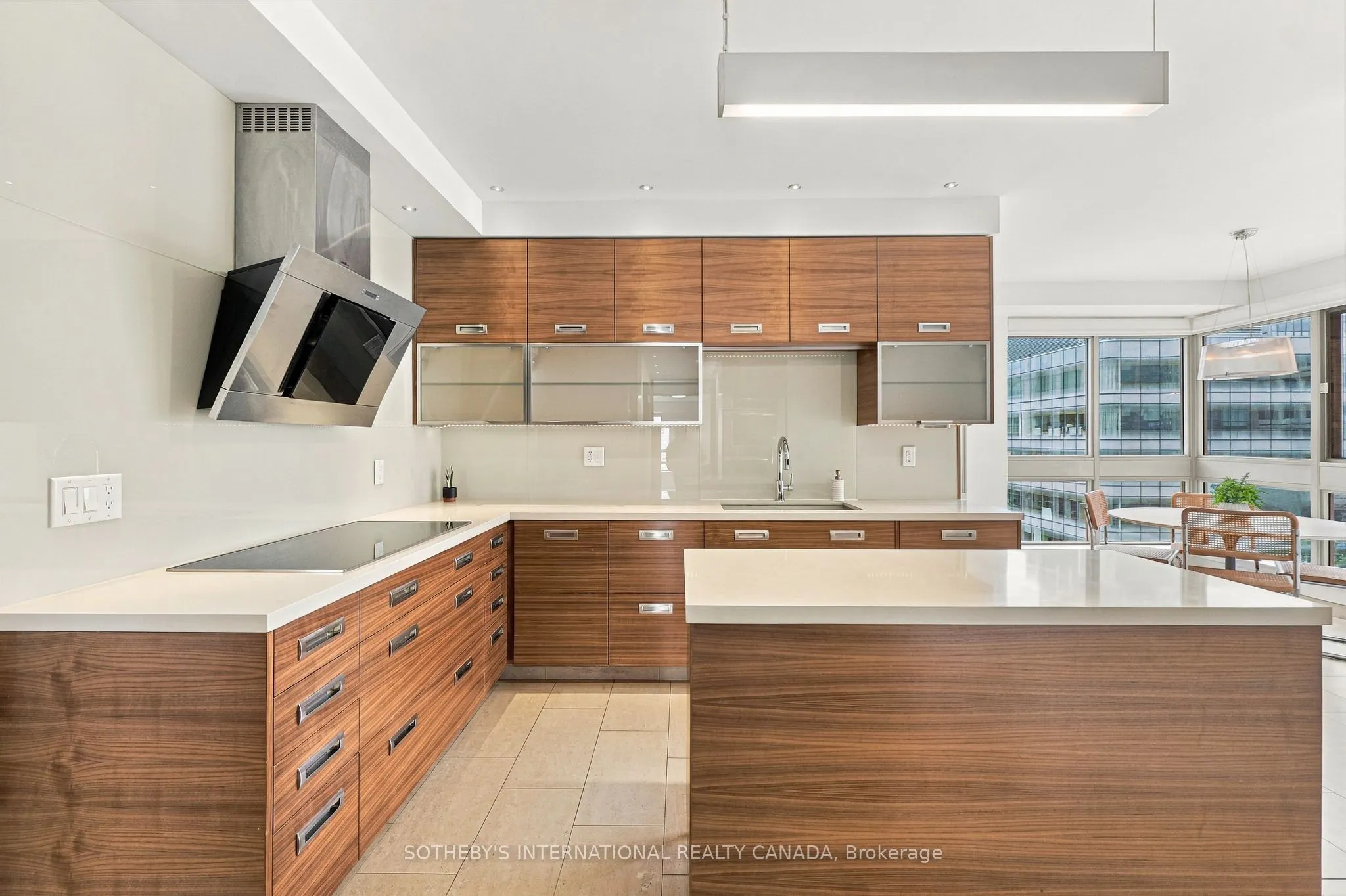 1132 Bay Street #801