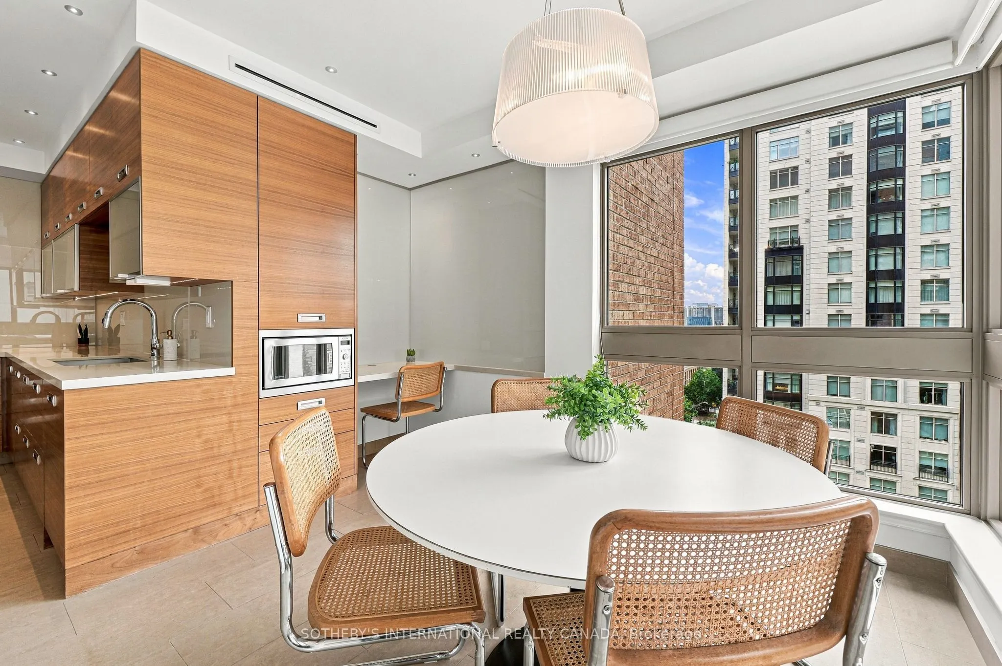 1132 Bay Street #801