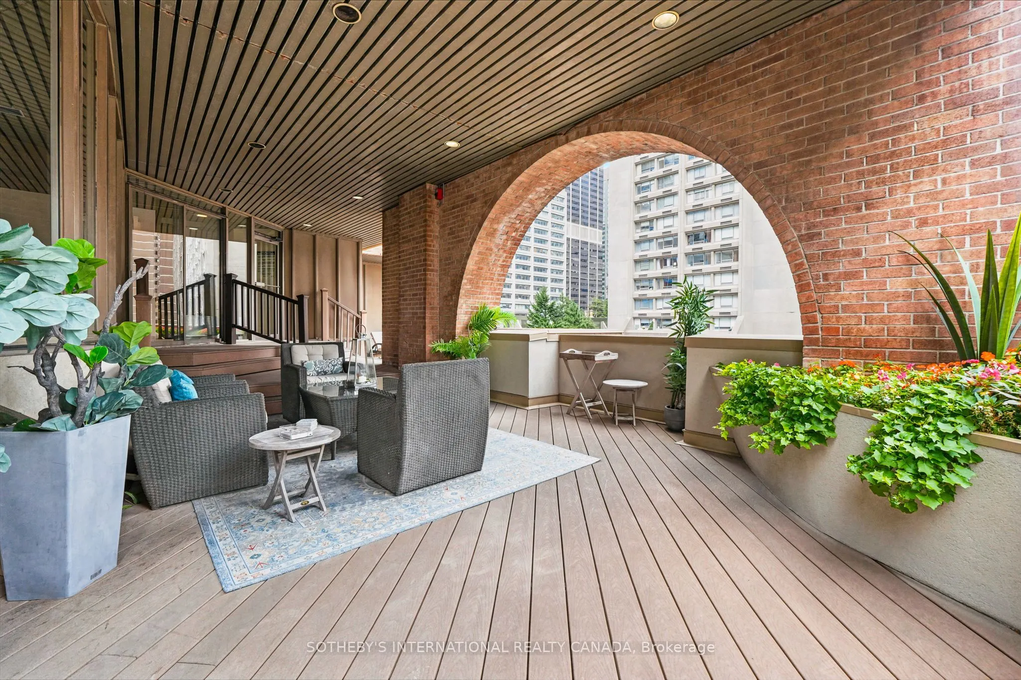 1132 Bay Street #801