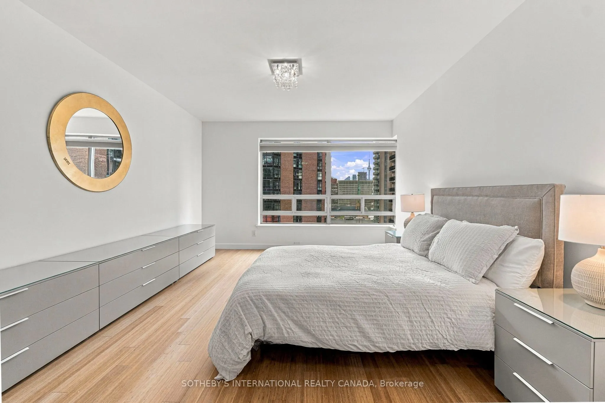 1132 Bay Street #801