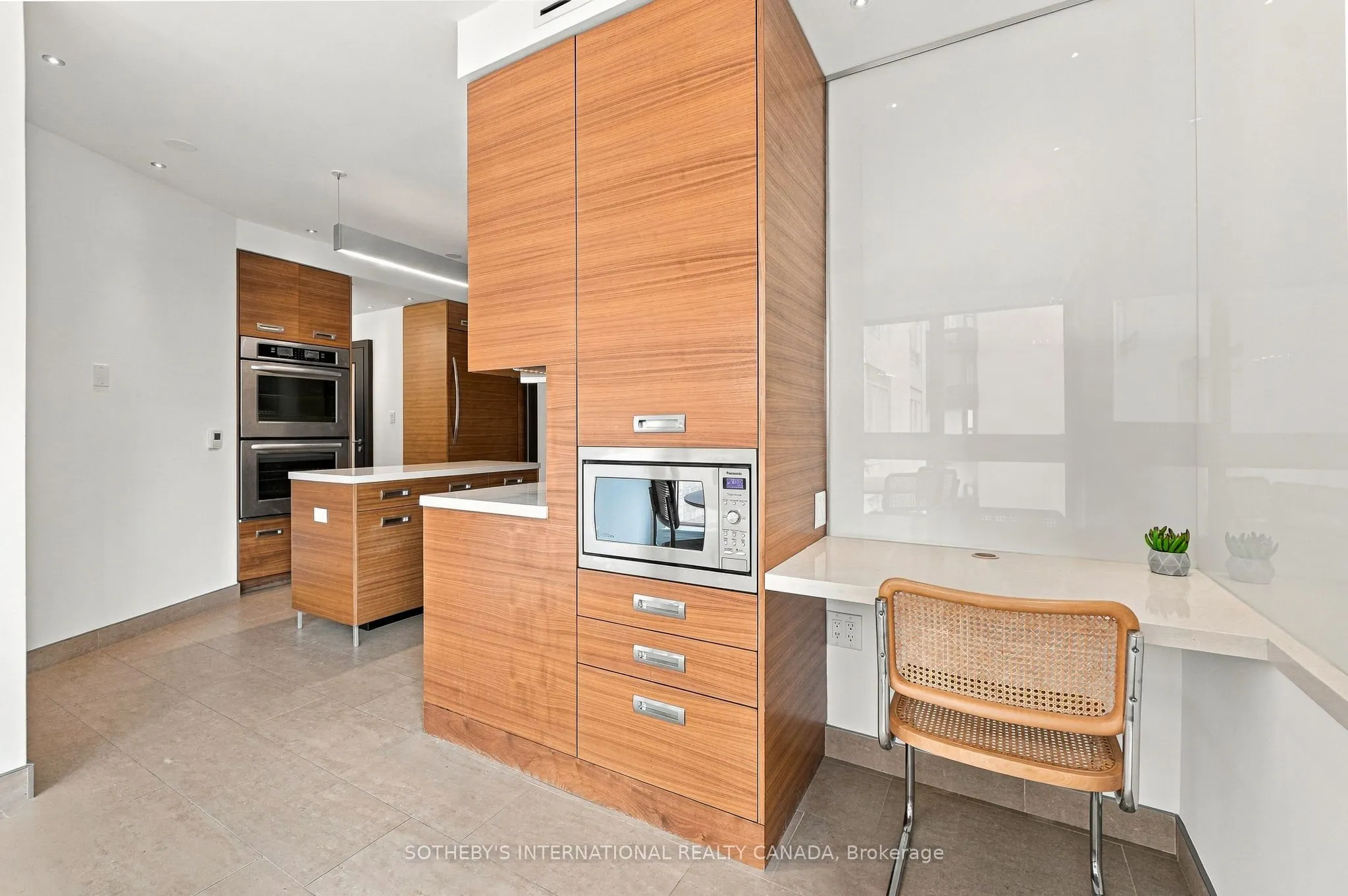 1132 Bay Street #801