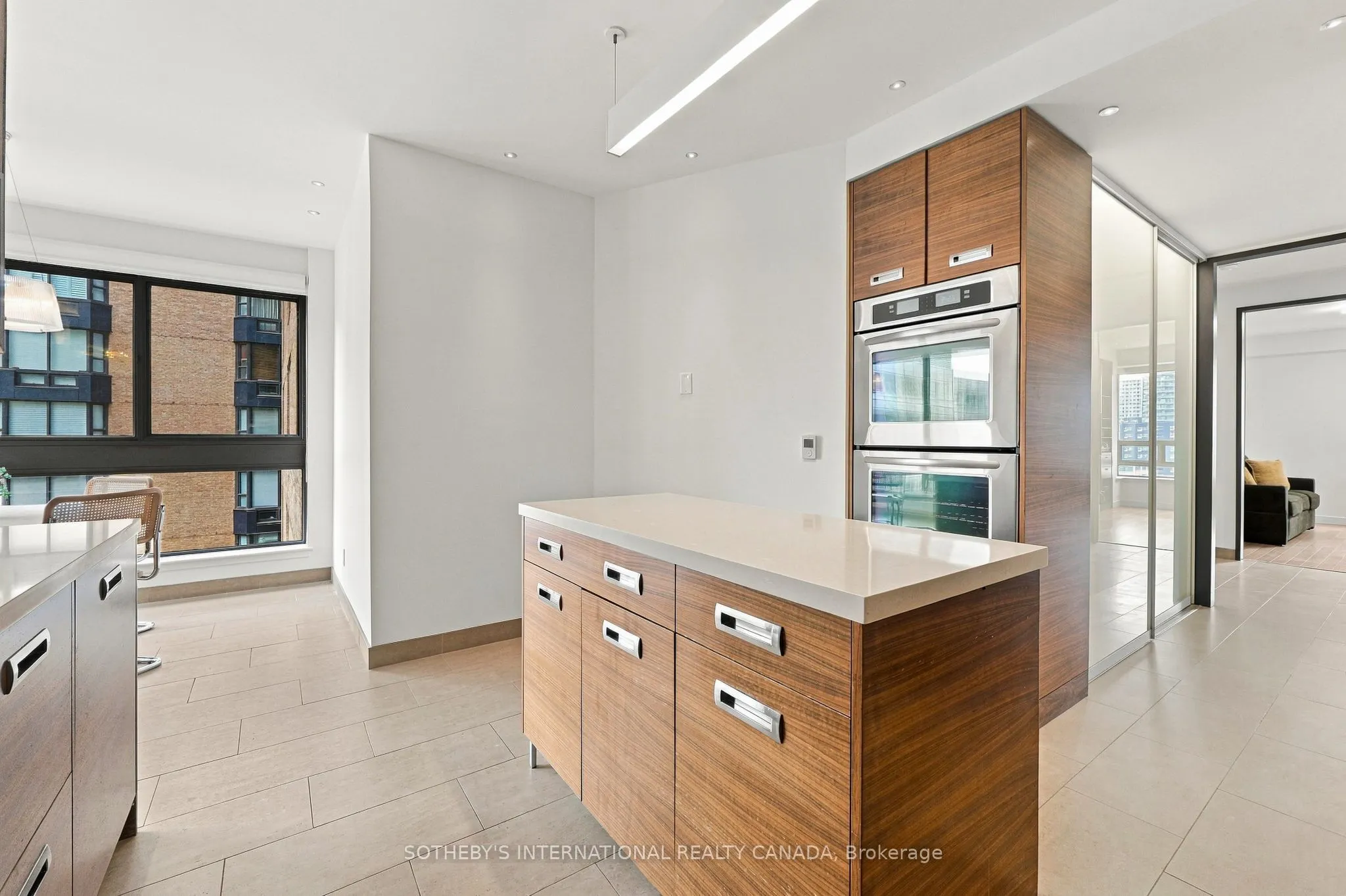 1132 Bay Street #801