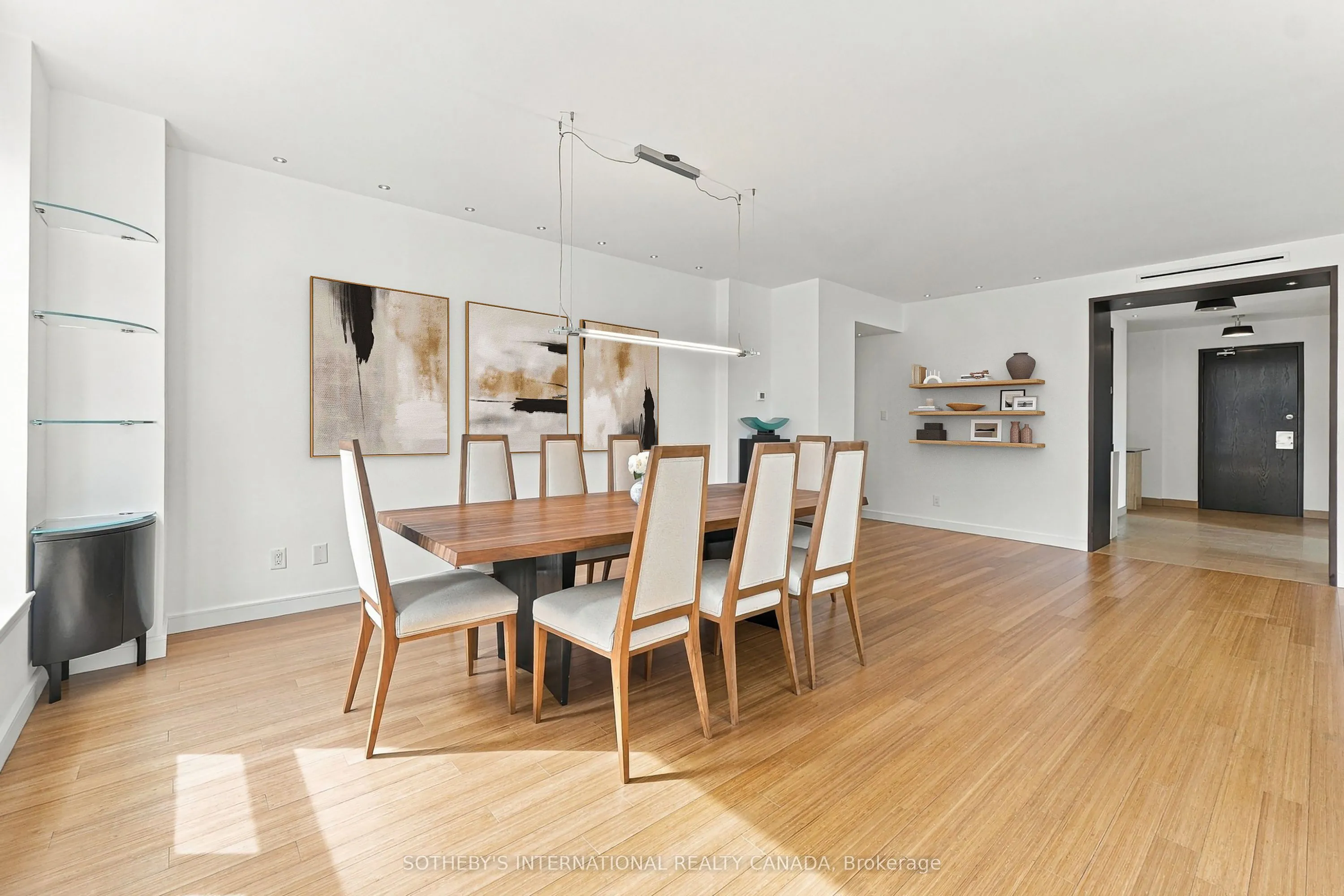 1132 Bay Street #801