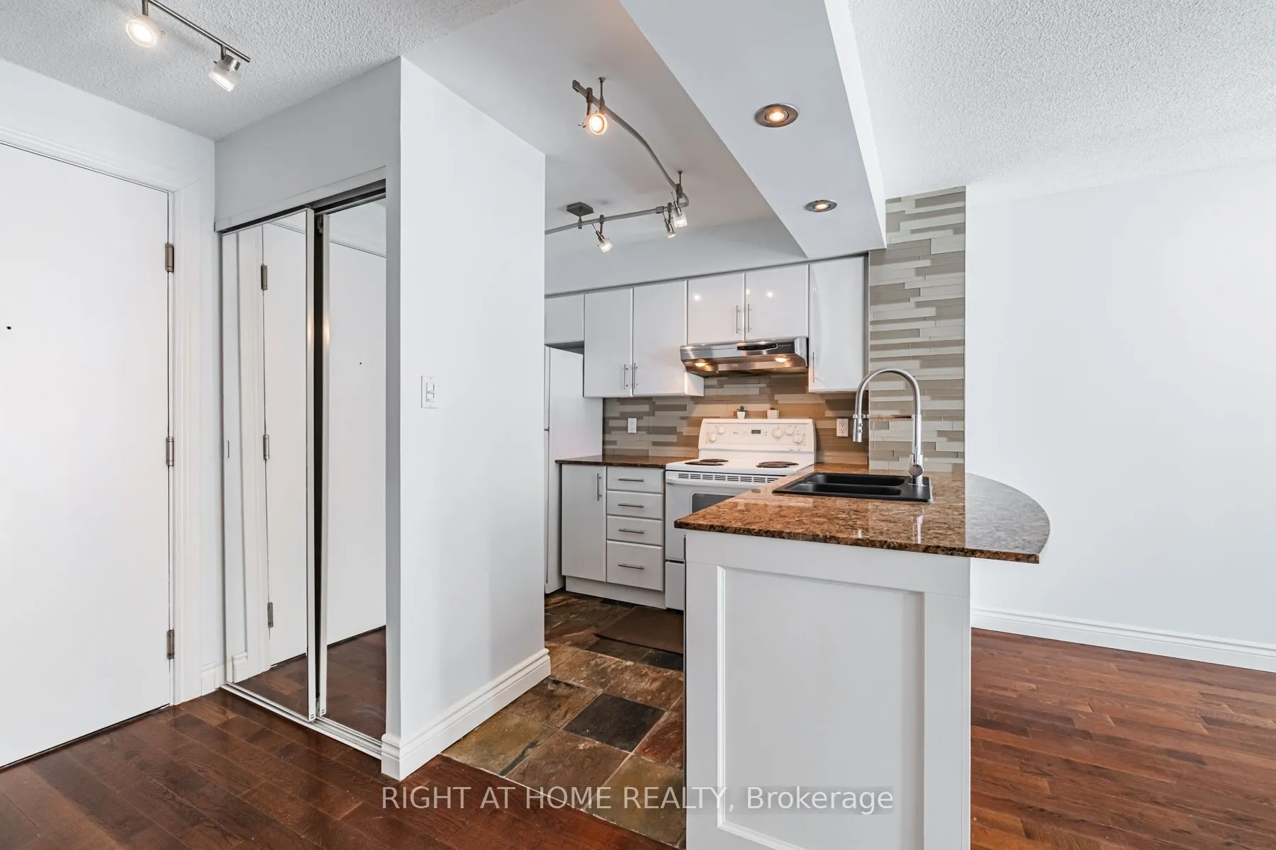 313 Richmond Street E #459