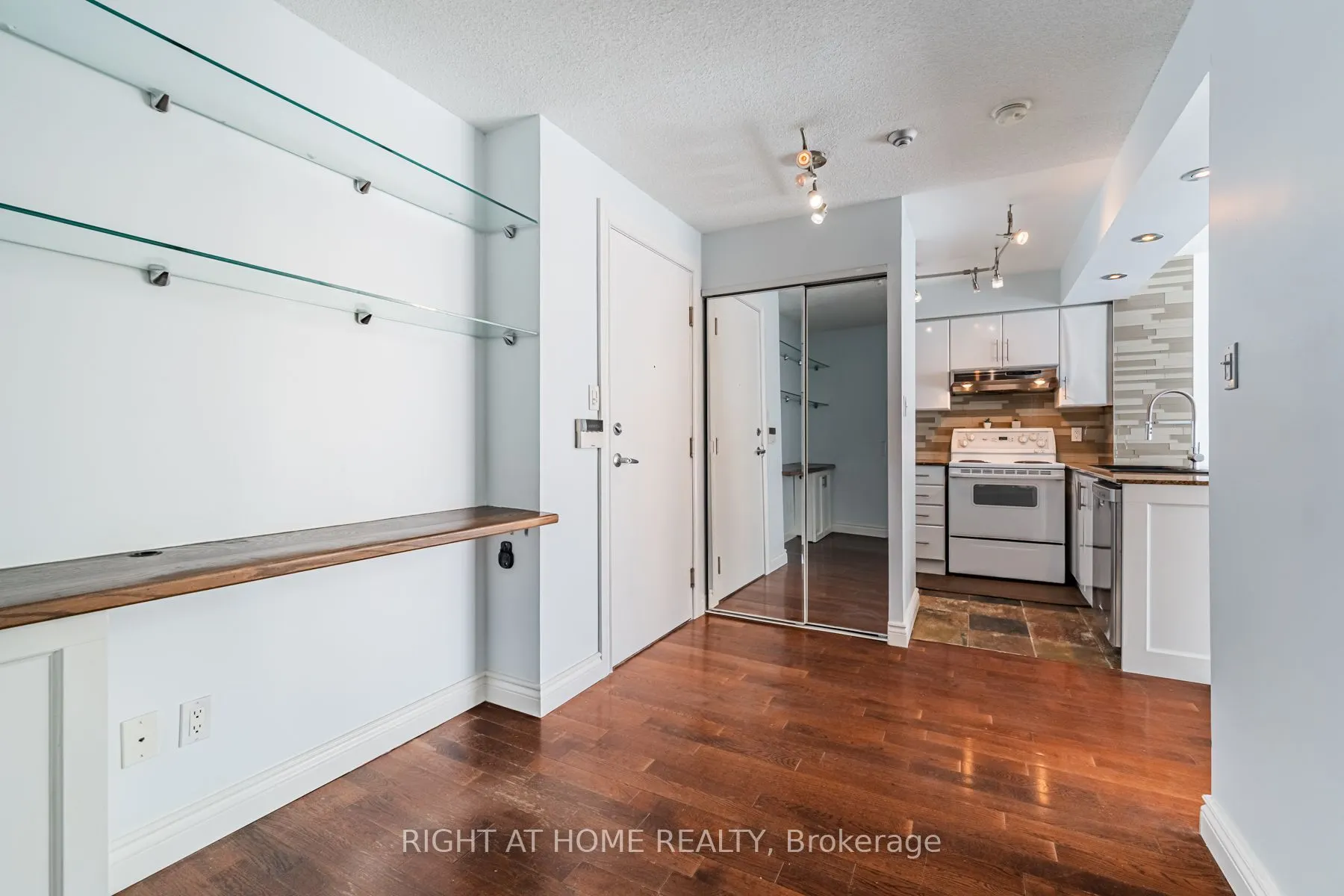 313 Richmond Street E #459