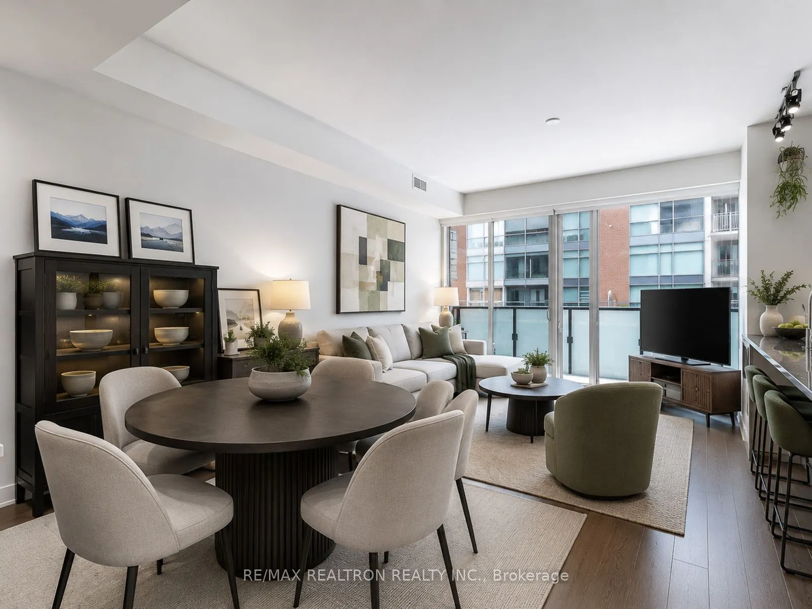1815 Yonge Street #407