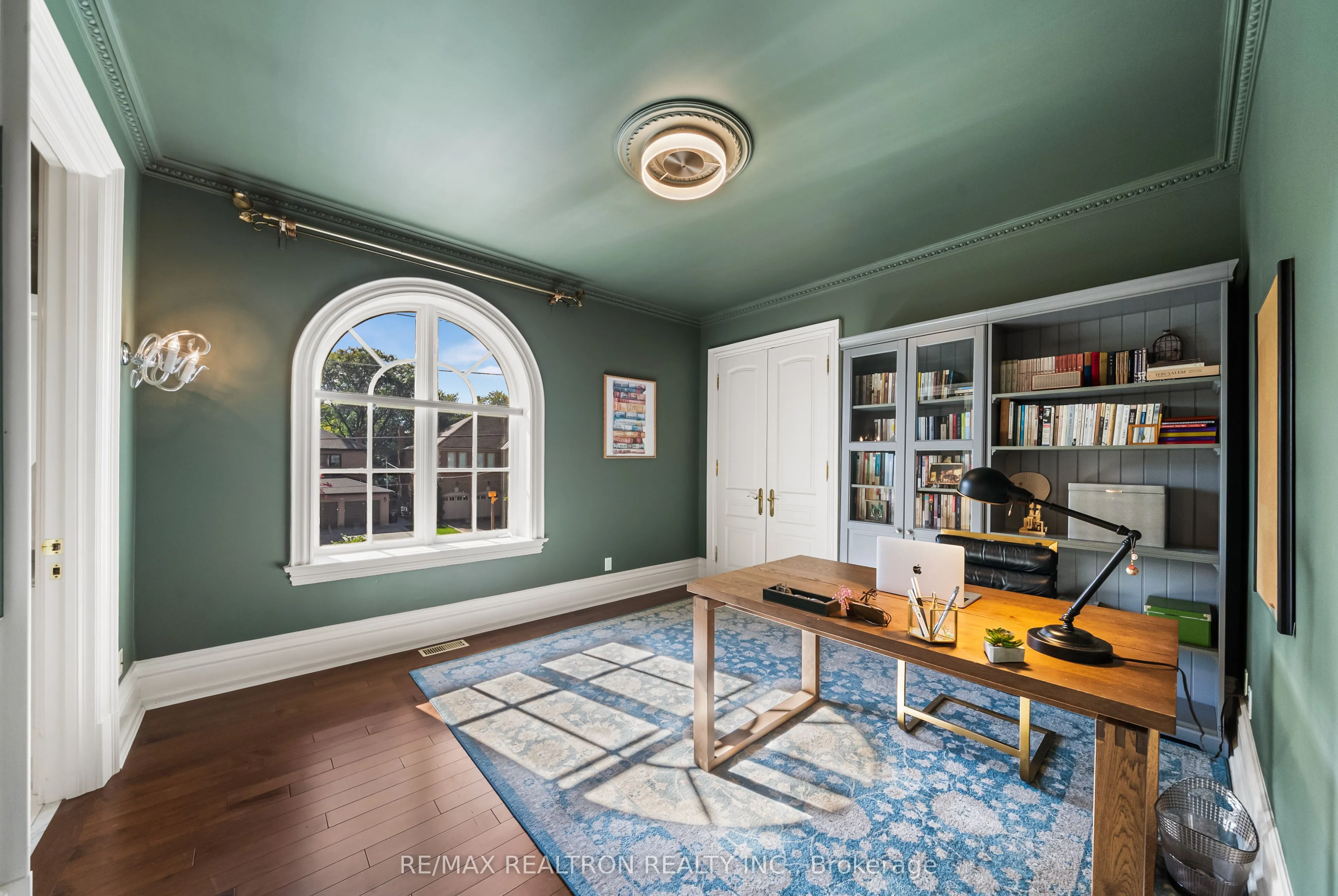100 Owen Boulevard
