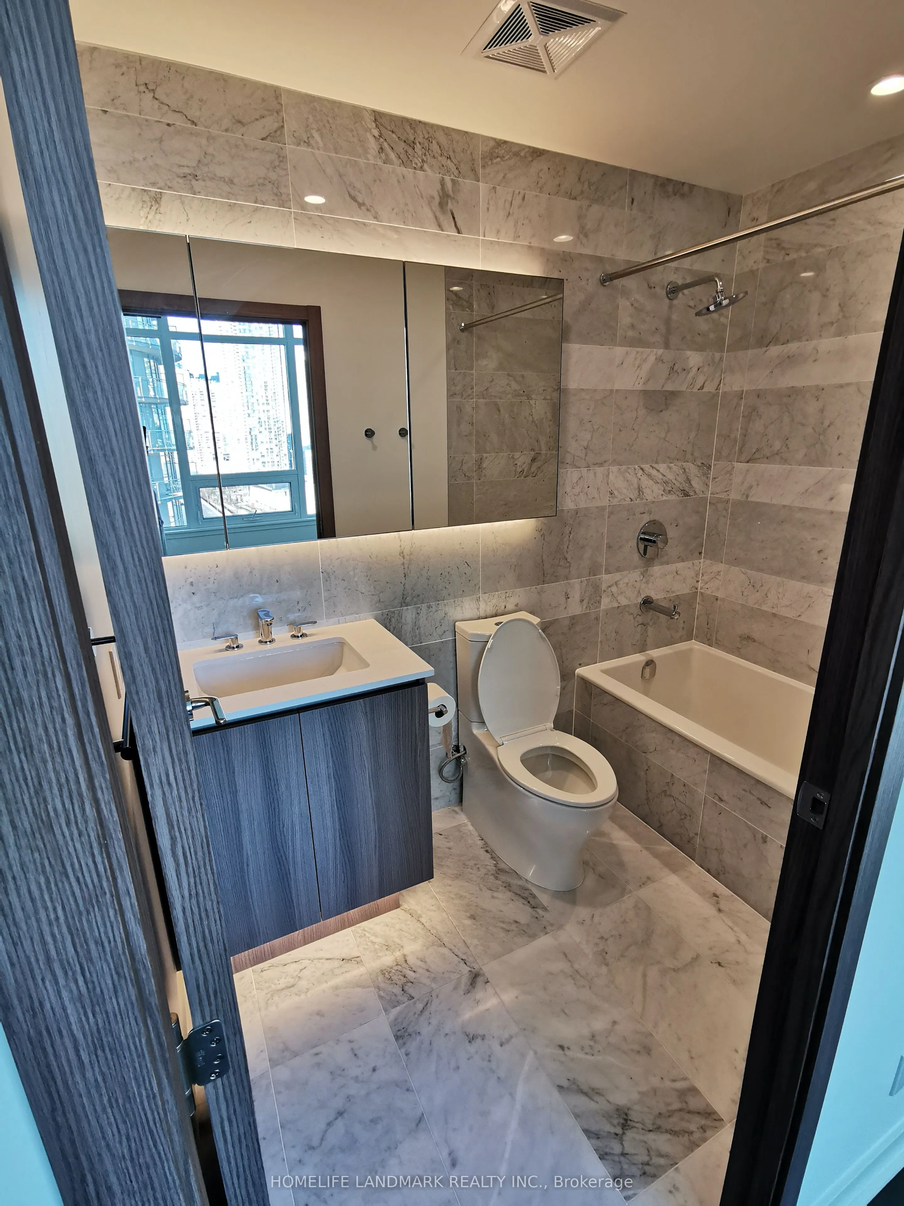 17 Bathurst Street #2115