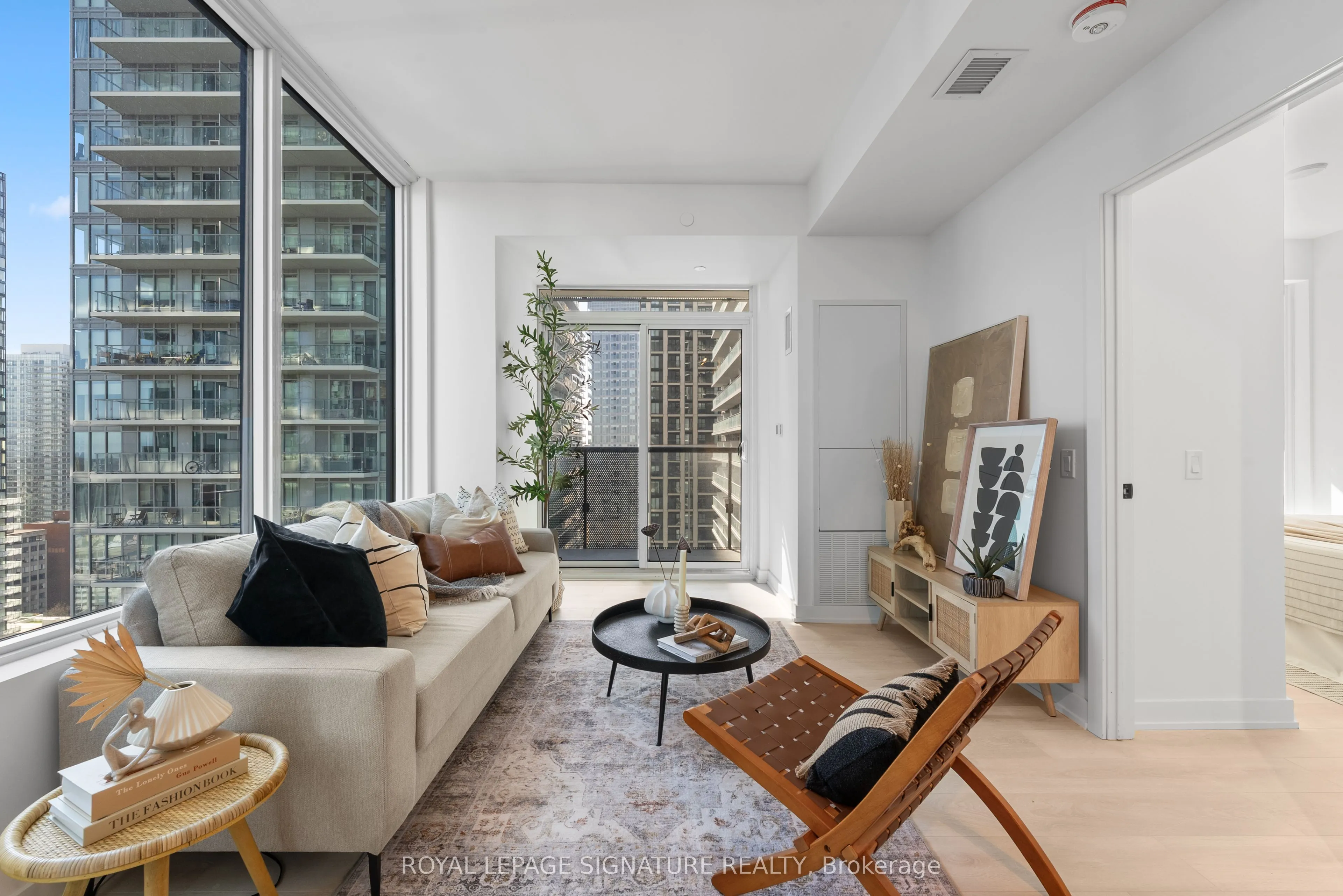 117 Broadway Avenue #2502