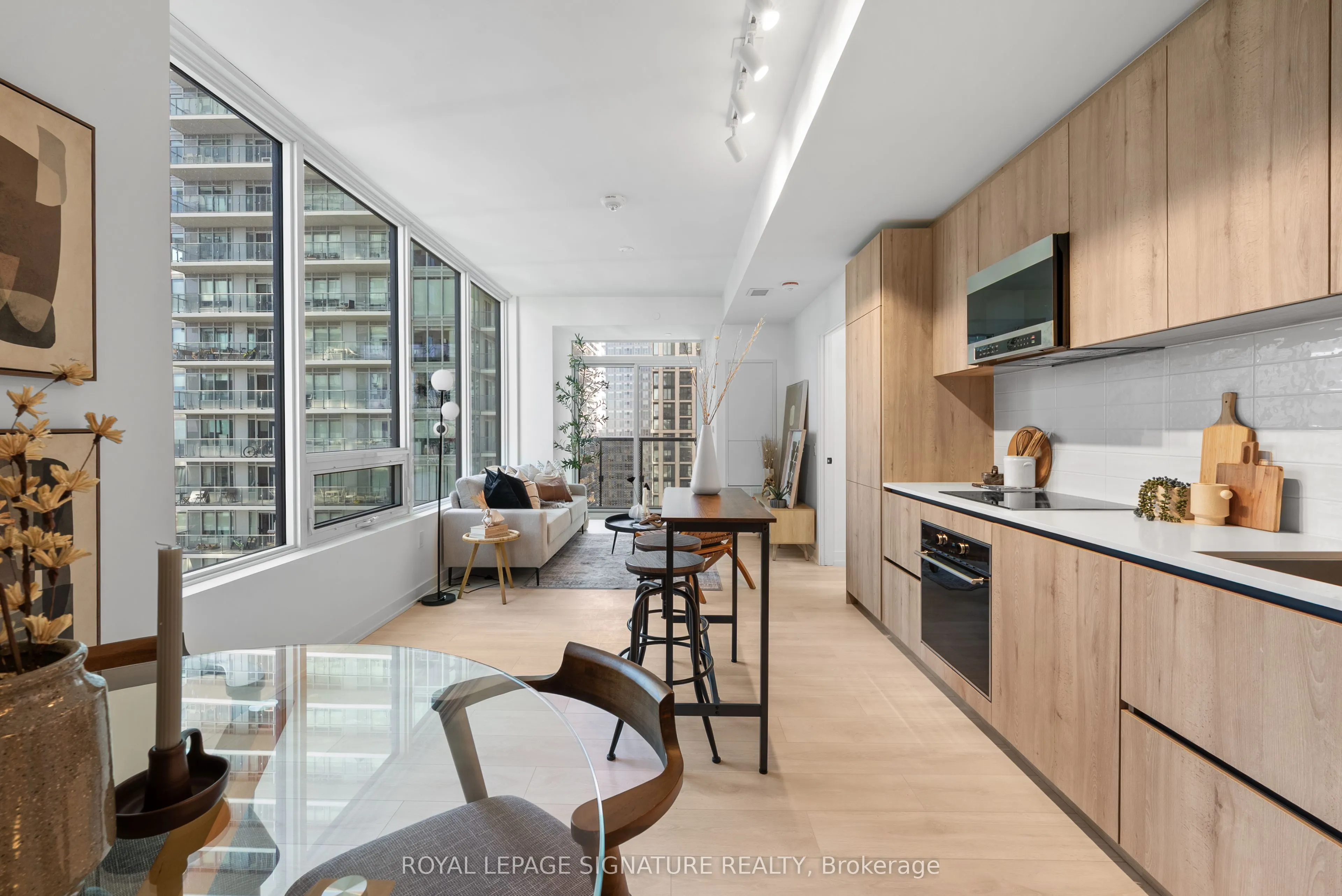 117 Broadway Avenue #2502