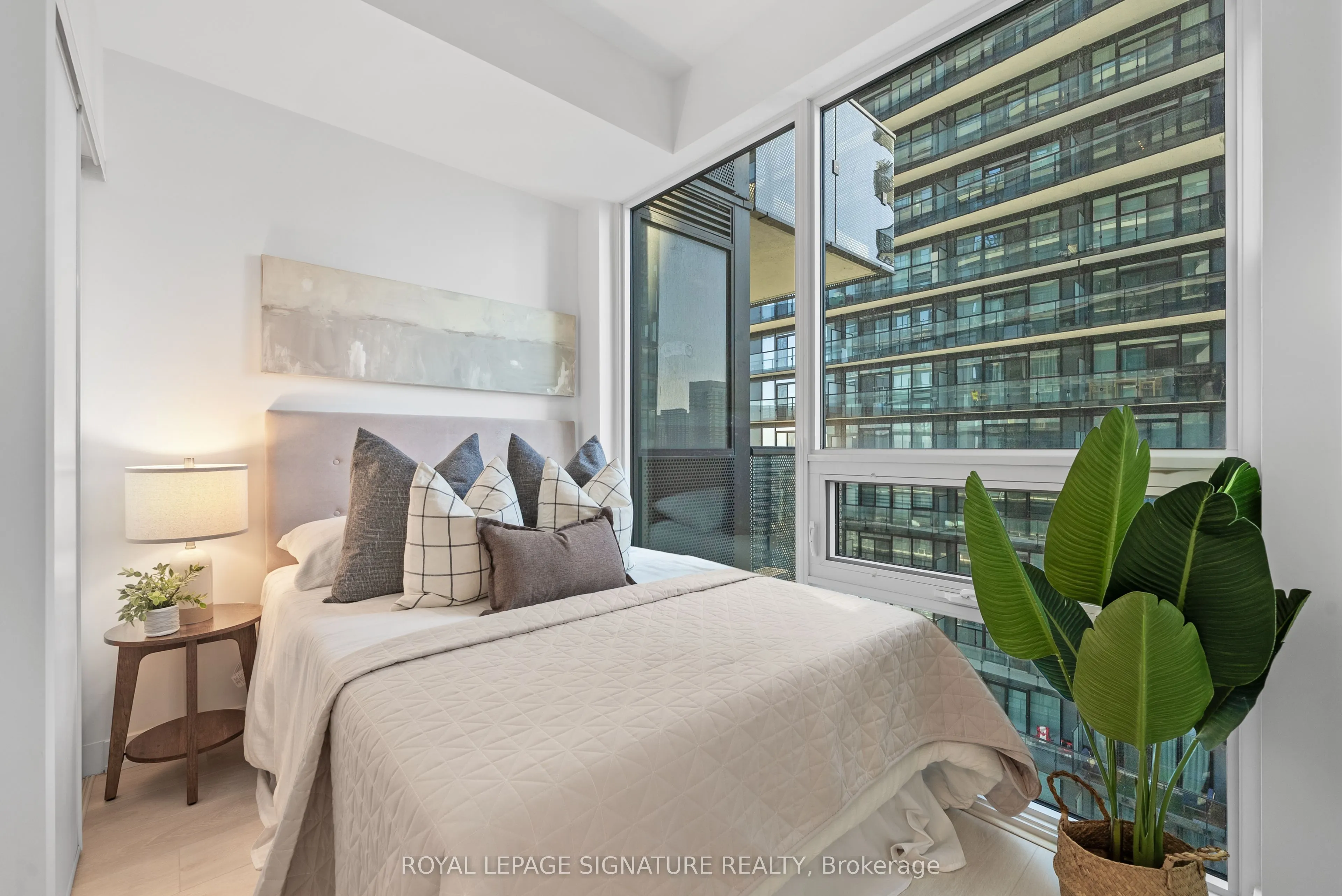 117 Broadway Avenue #2502