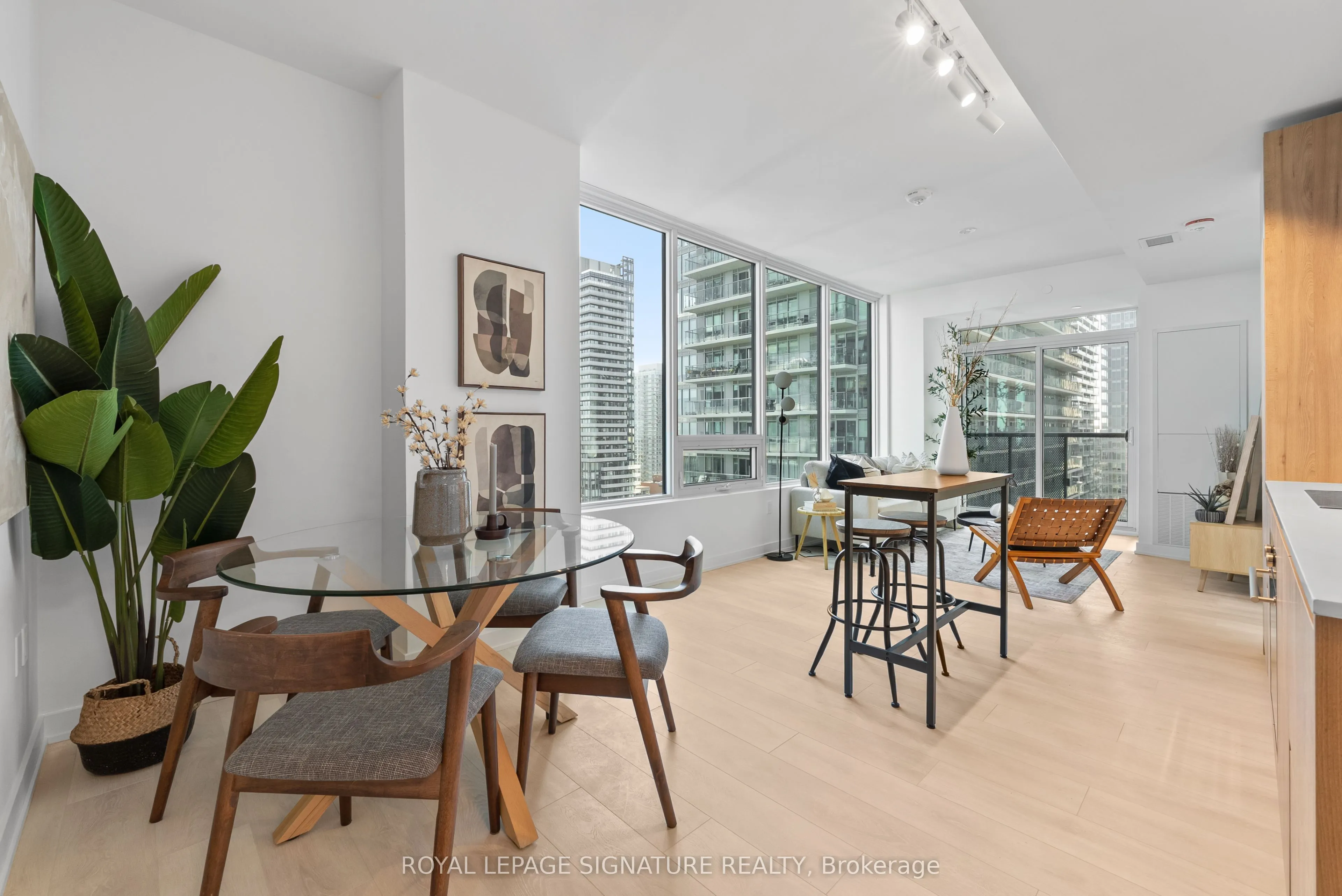117 Broadway Avenue #2502