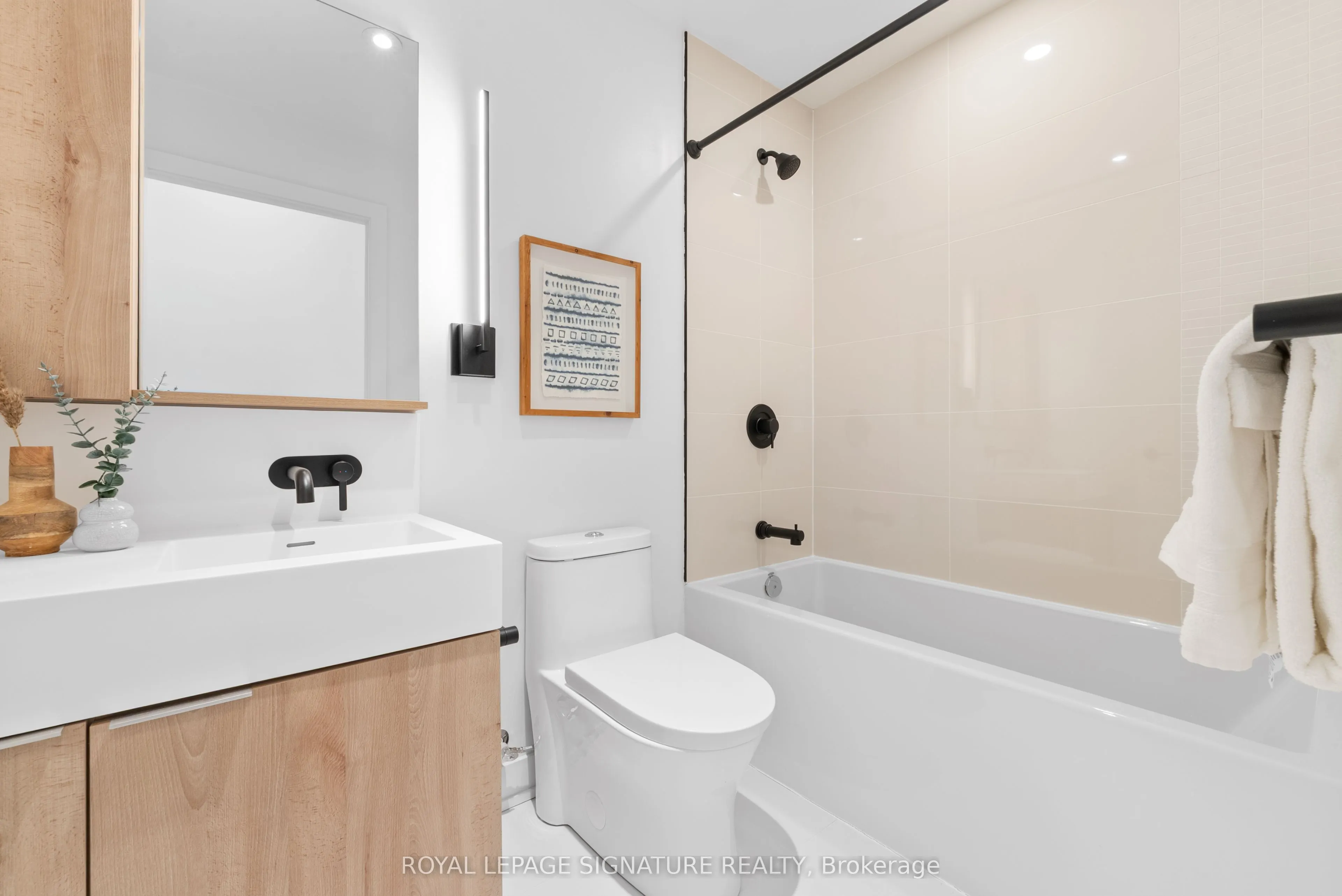 117 Broadway Avenue #3102