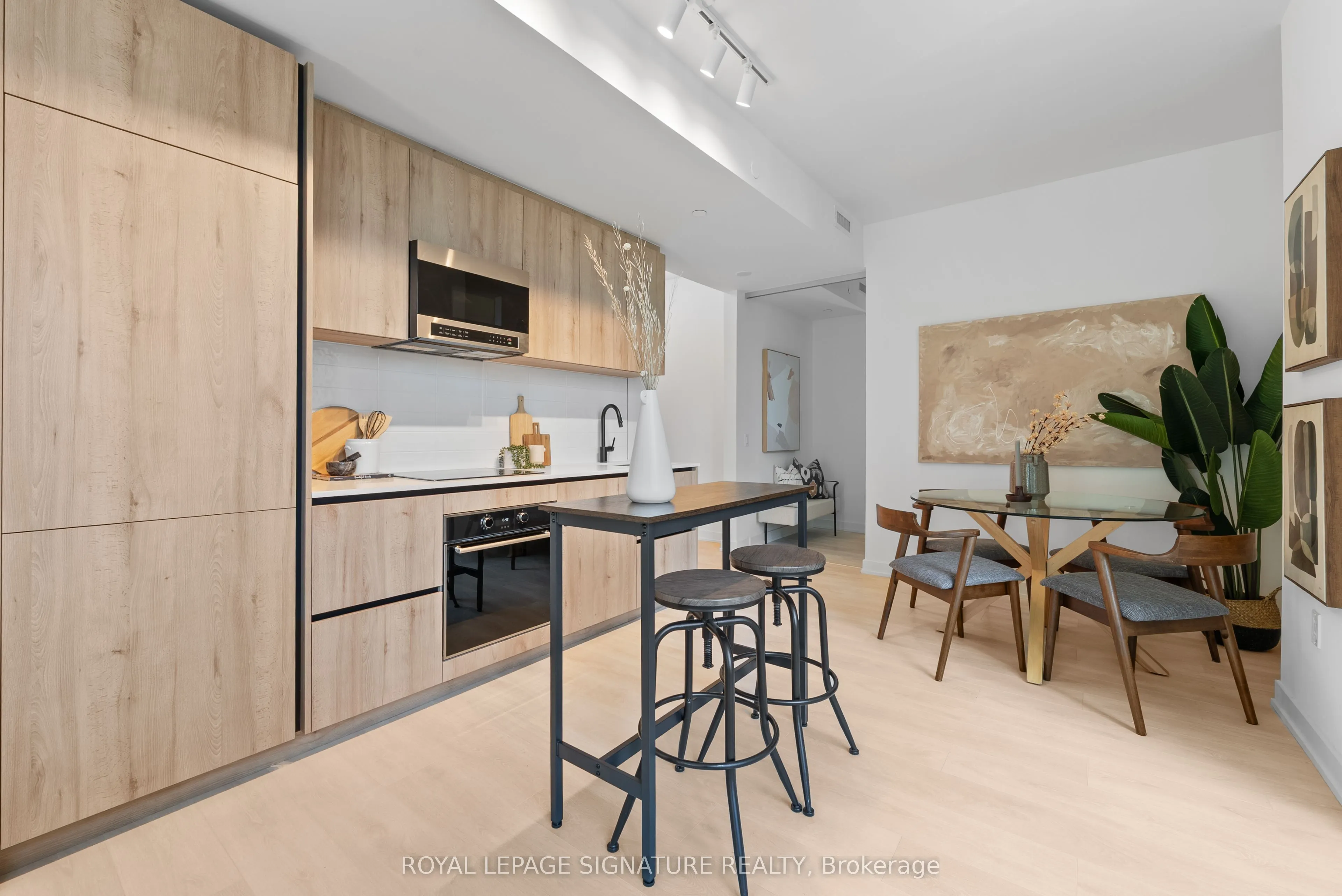 117 Broadway Avenue #3102