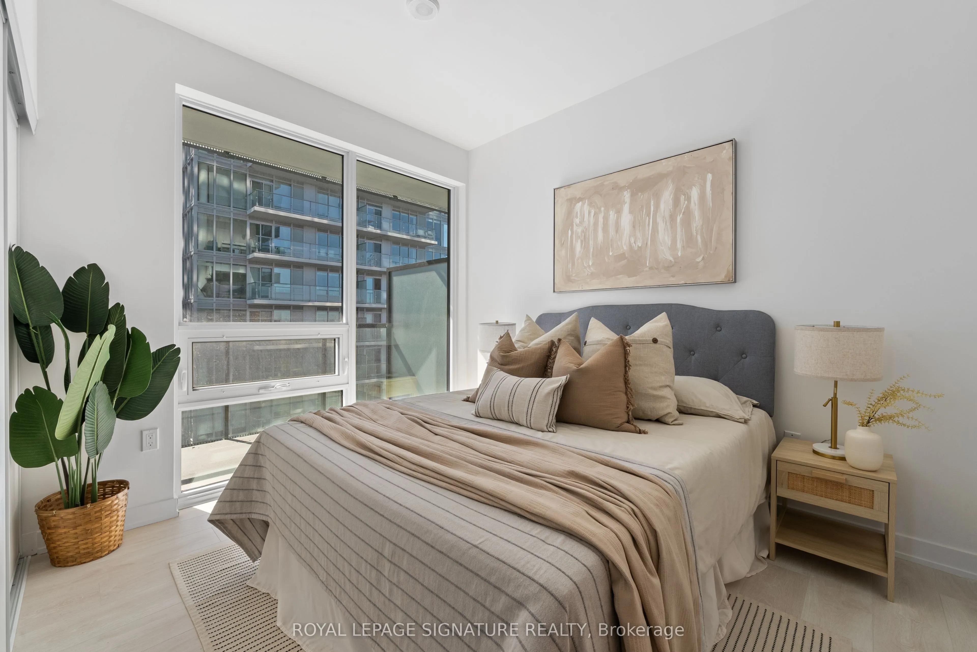 117 Broadway Avenue #3102