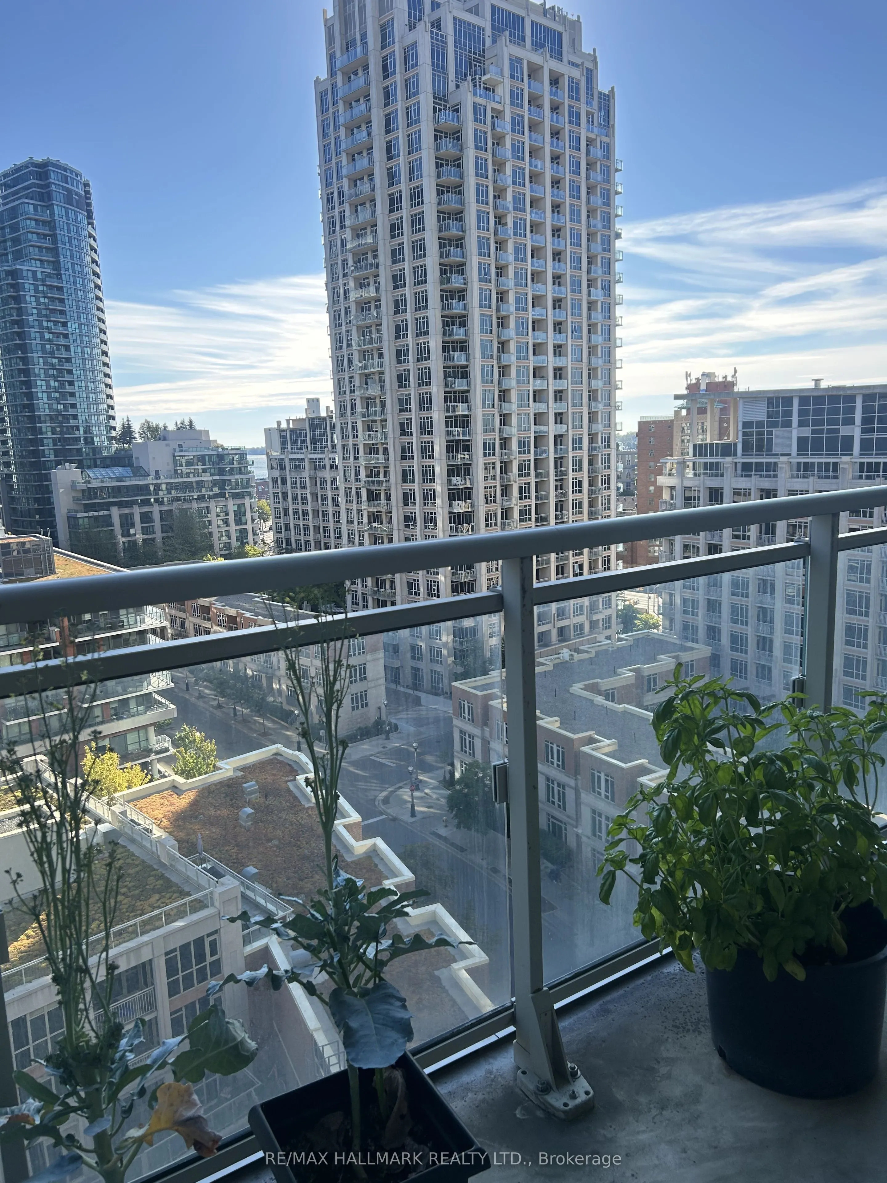 35 Bastion Street #1606