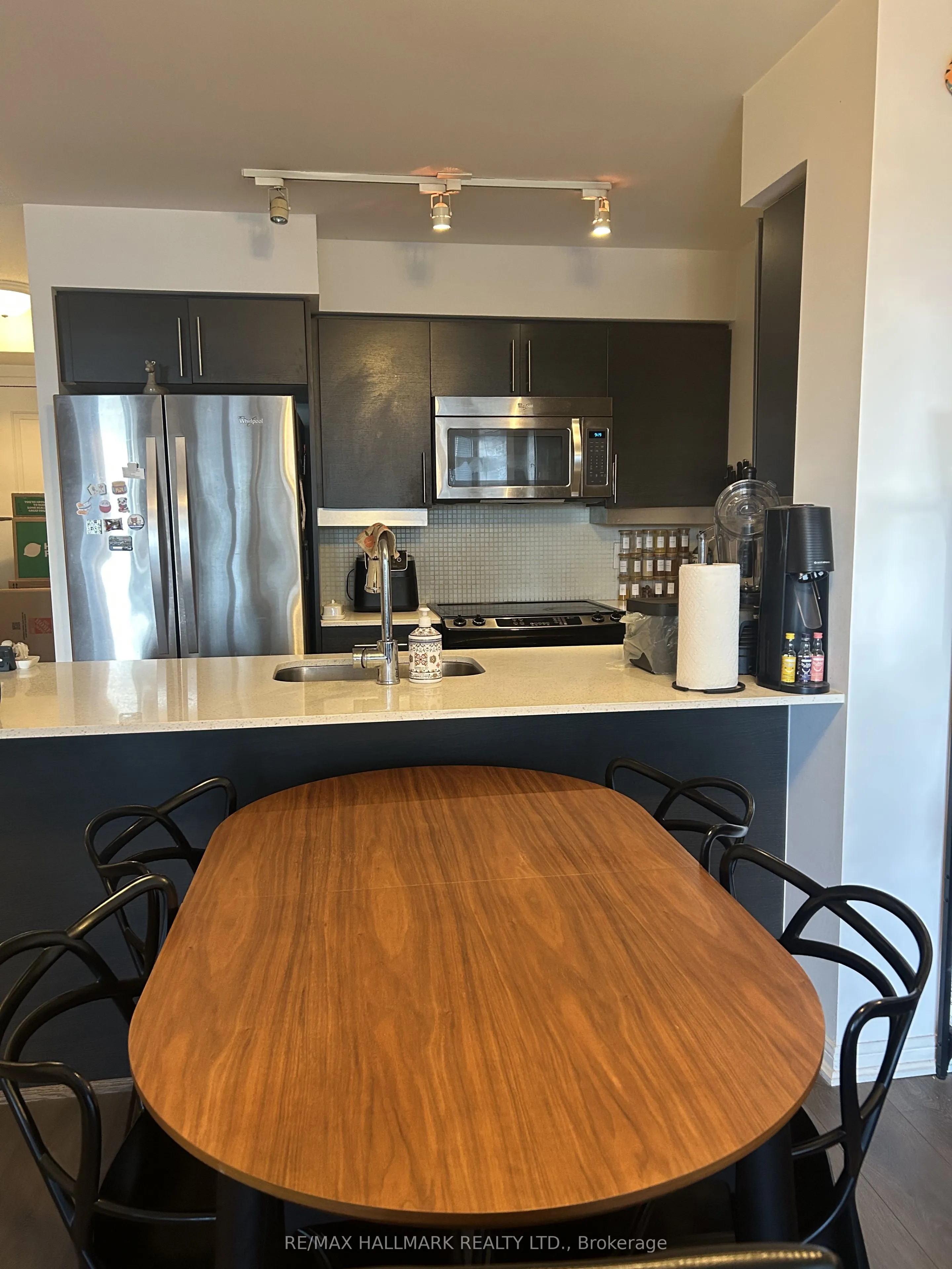 35 Bastion Street #1606