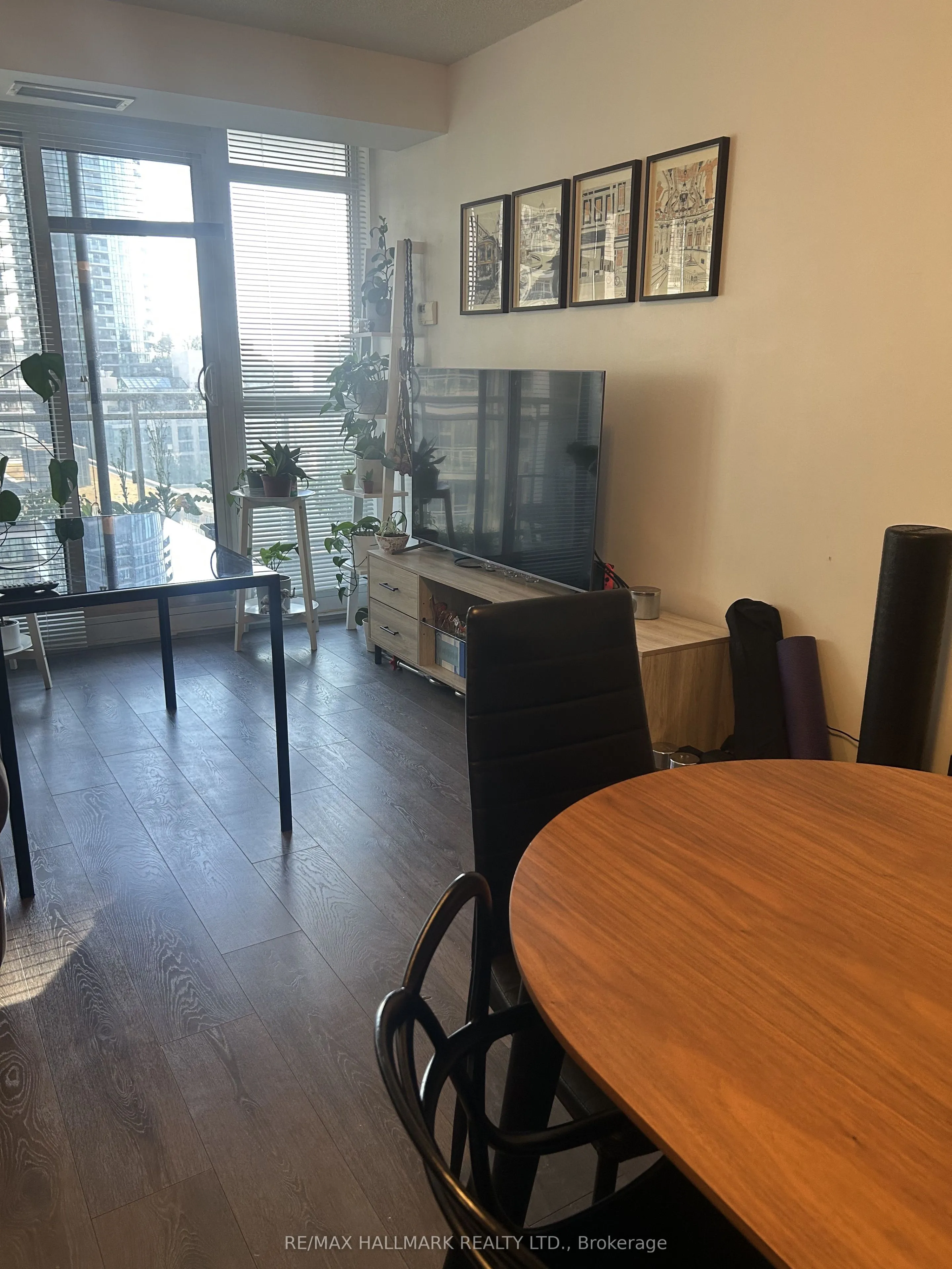 35 Bastion Street #1606