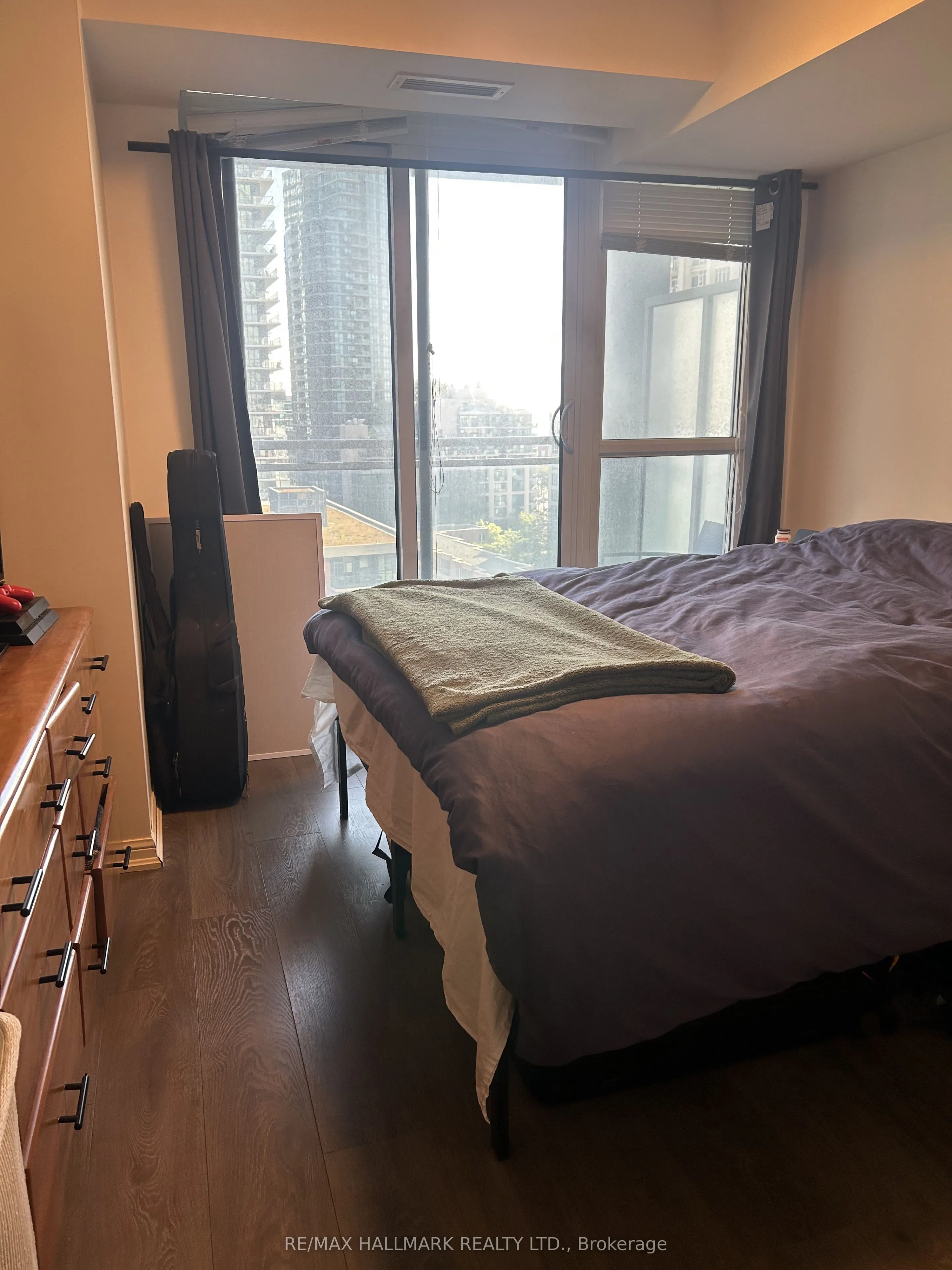 35 Bastion Street #1606