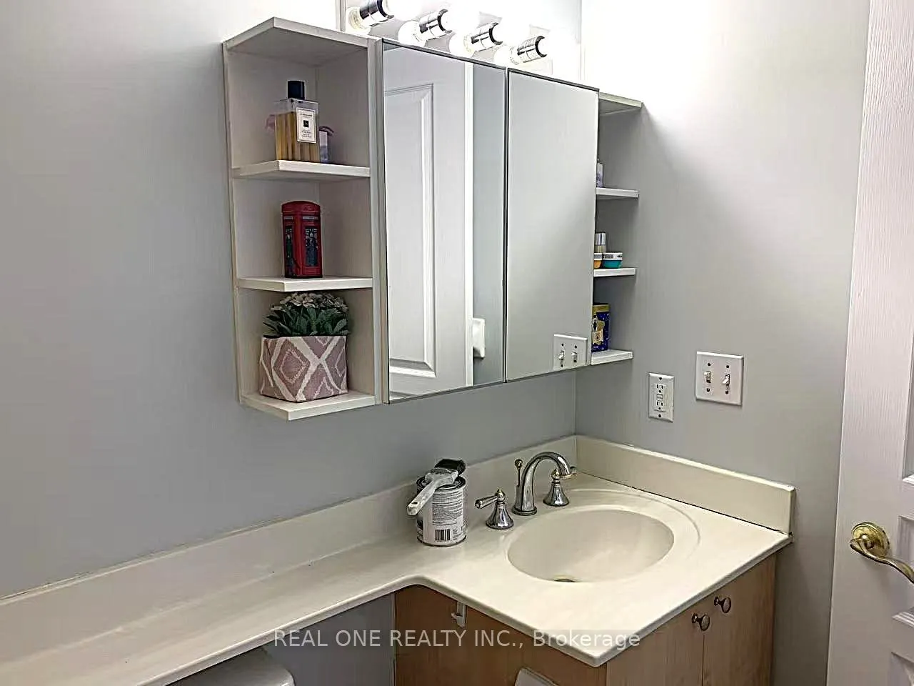 55 Harrison Garden Boulevard #1003