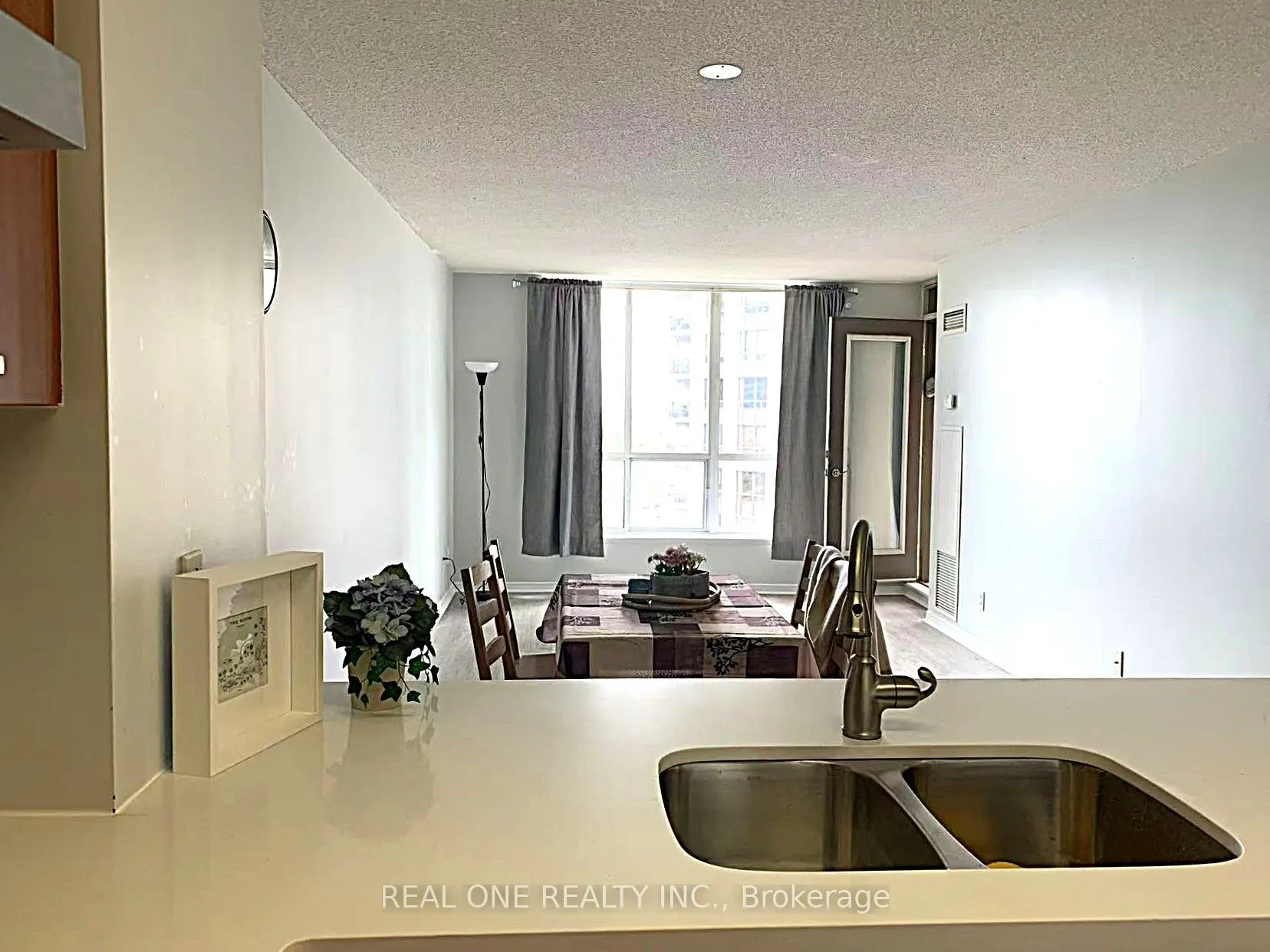 55 Harrison Garden Boulevard #1003