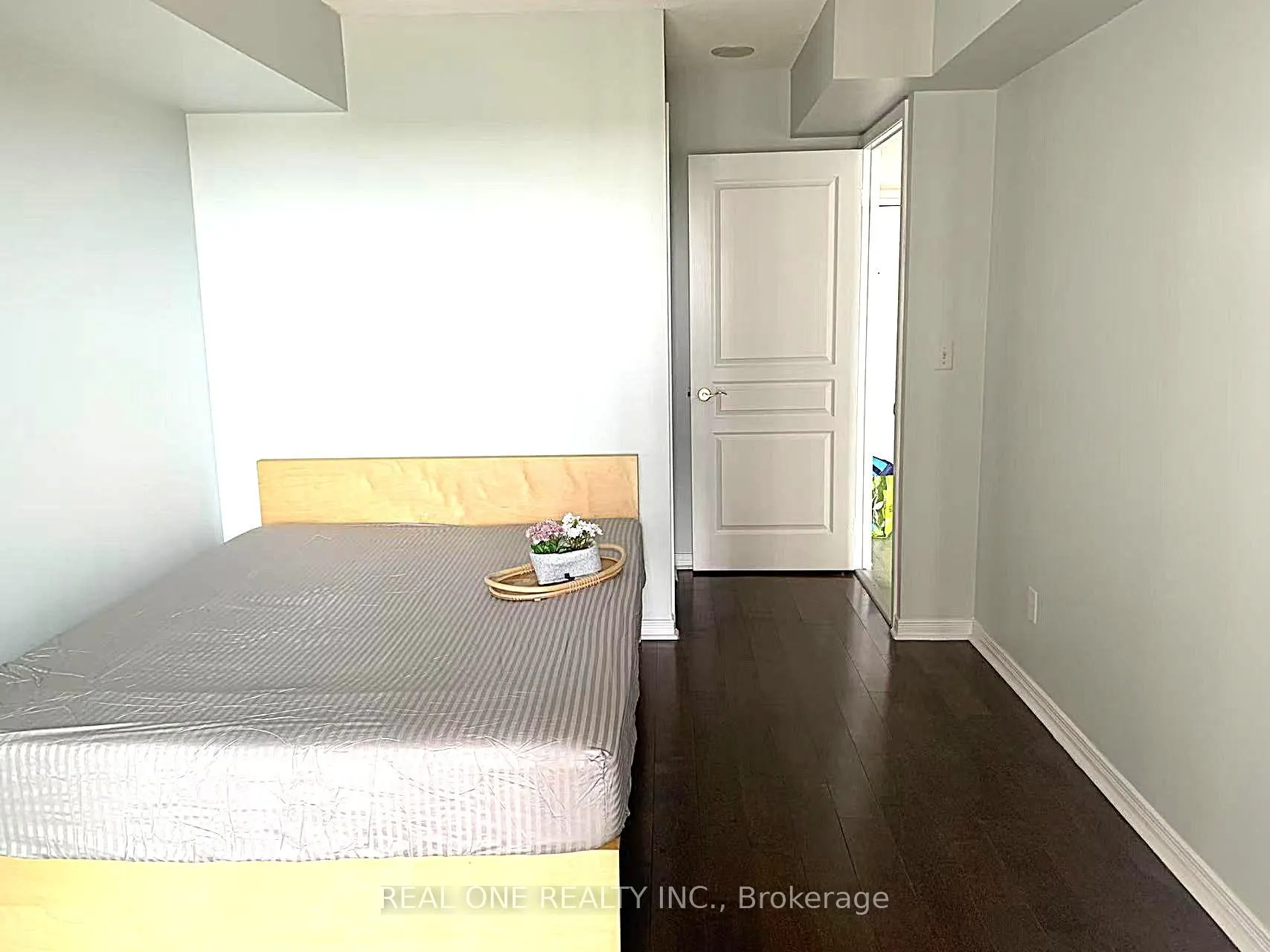 55 Harrison Garden Boulevard #1003