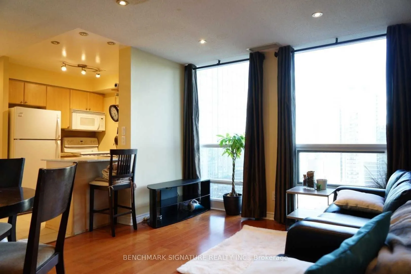 763 Bay Street #3102