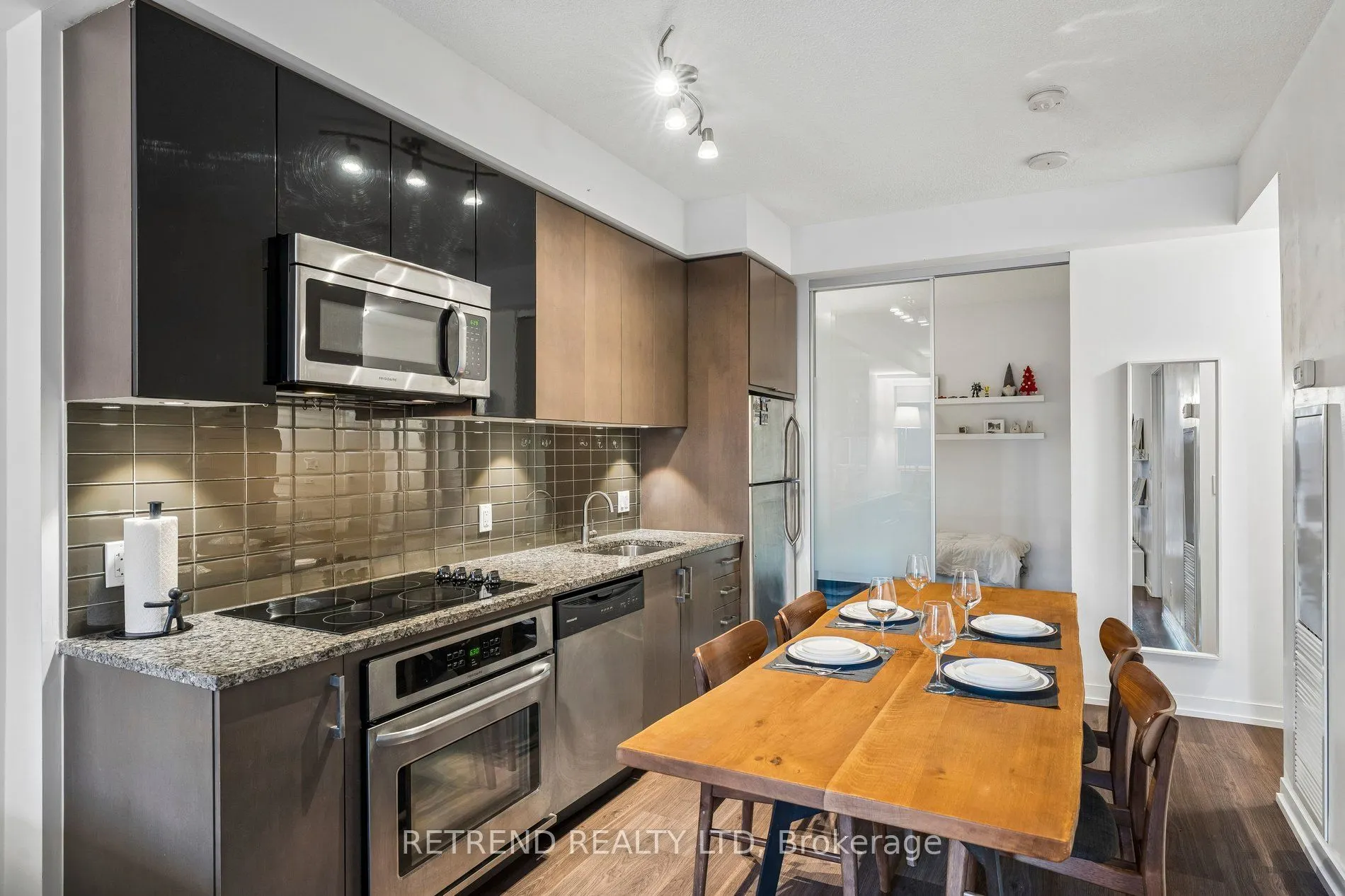 98 Lillian Street #214