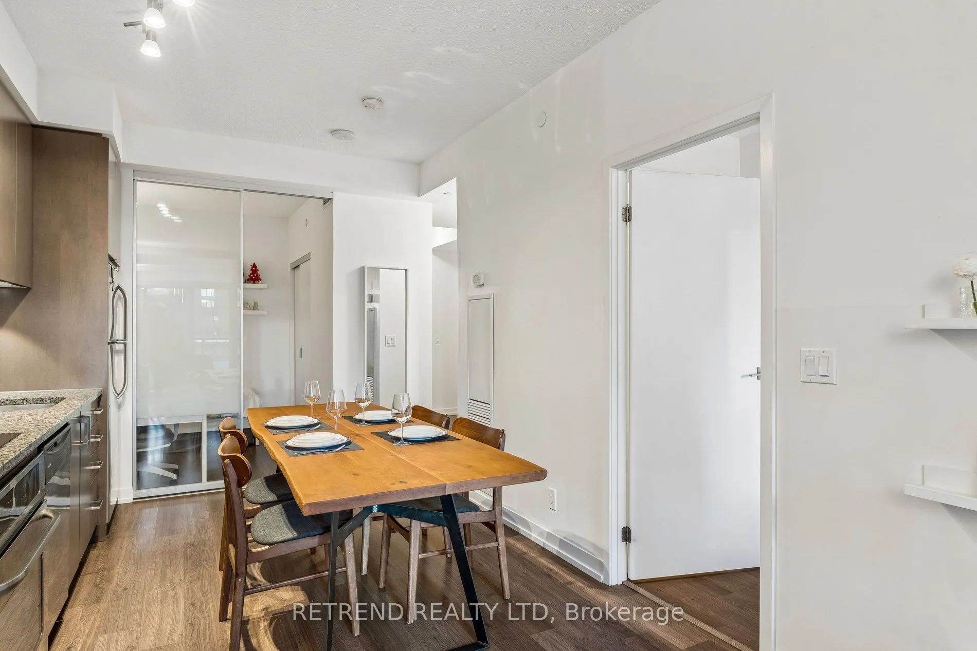 98 Lillian Street #214
