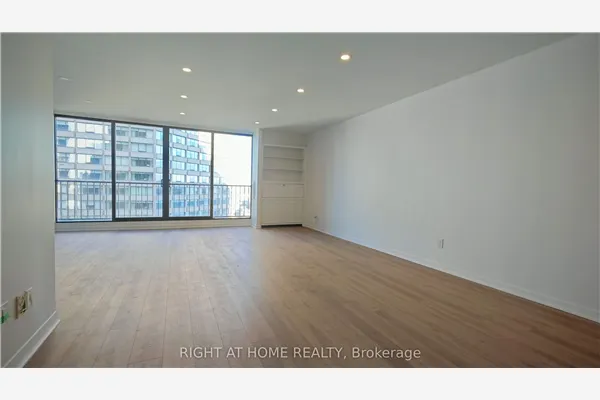 33 Harbour Square #2434