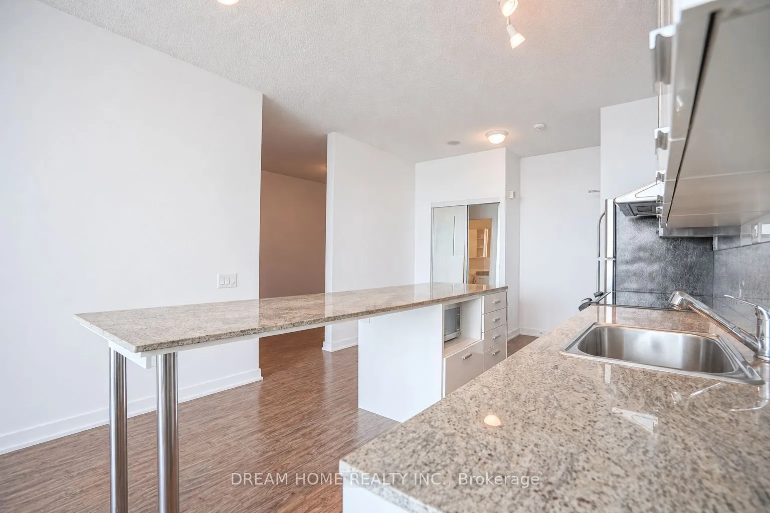 29 Singer Court #2515