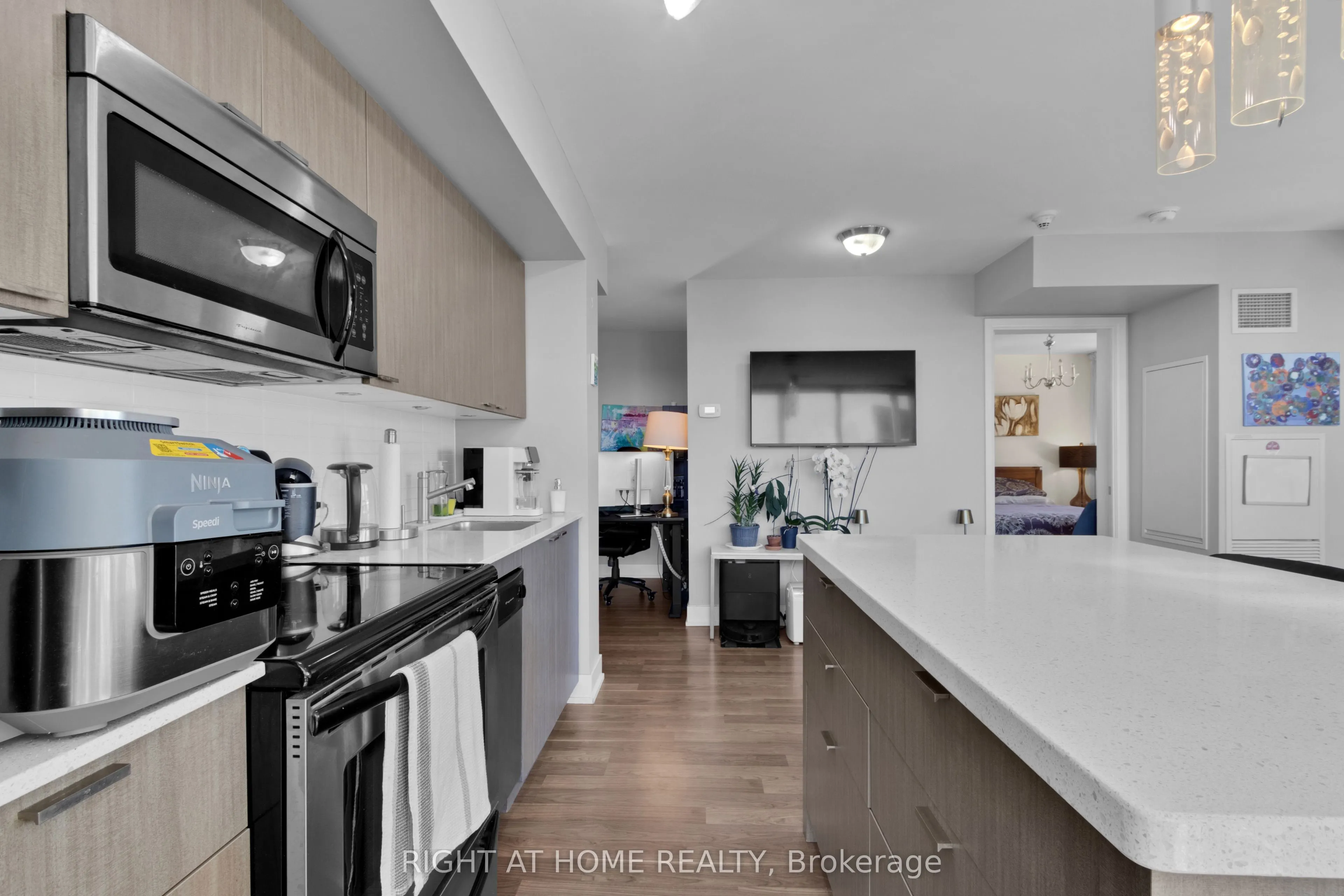 23 Sheppard Avenue E #904